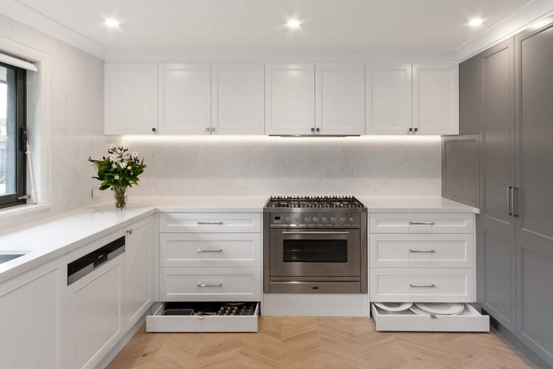 kitchen-design-dulux-LG-fridge-miele-oven-zip-tap-quantum-quartz-benchtop-ilve-cooker-franke-sink-2a-1084x723.jpg