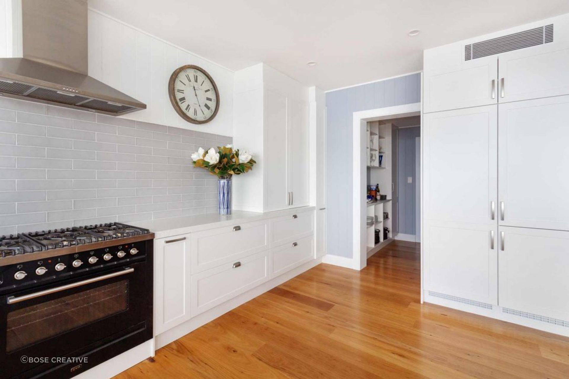 kitchen-design-sydney-classic-white-hamptons-ilve-cooker-walk-in-pantry-1084x723.jpg