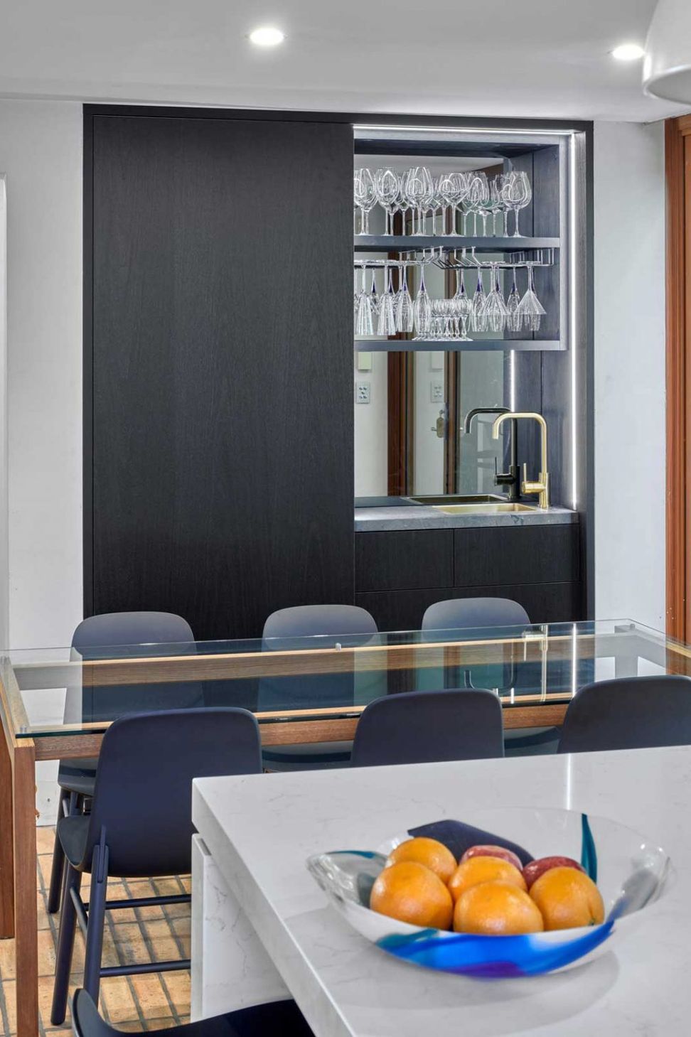 kitchen-design-sydney-modern-black-white-island-bench-premier-kitchens-03-1084x1502.jpg
