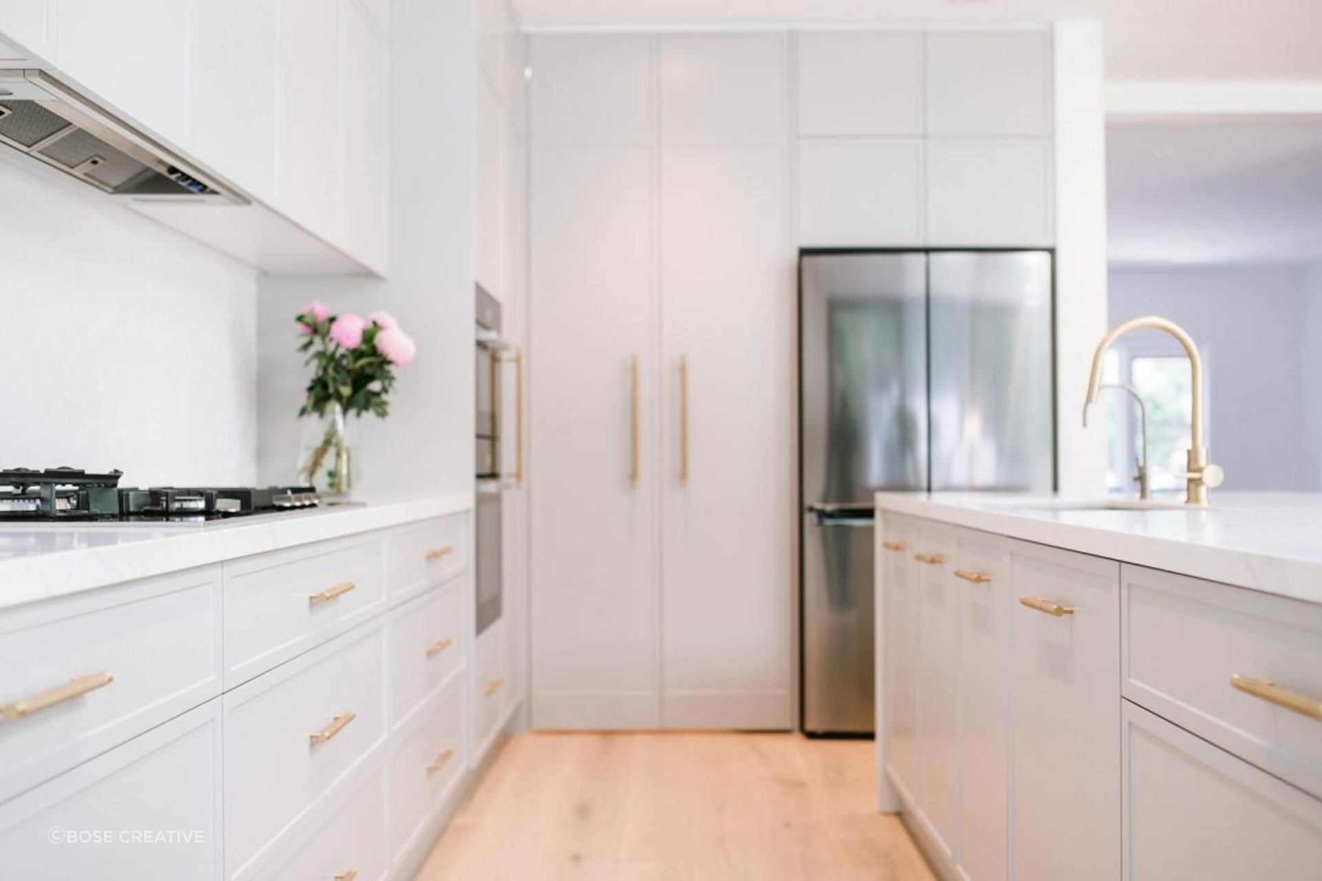 kitchen-design-sydney-mosman-modern-white-kitchen-island-09-1084x721.jpg