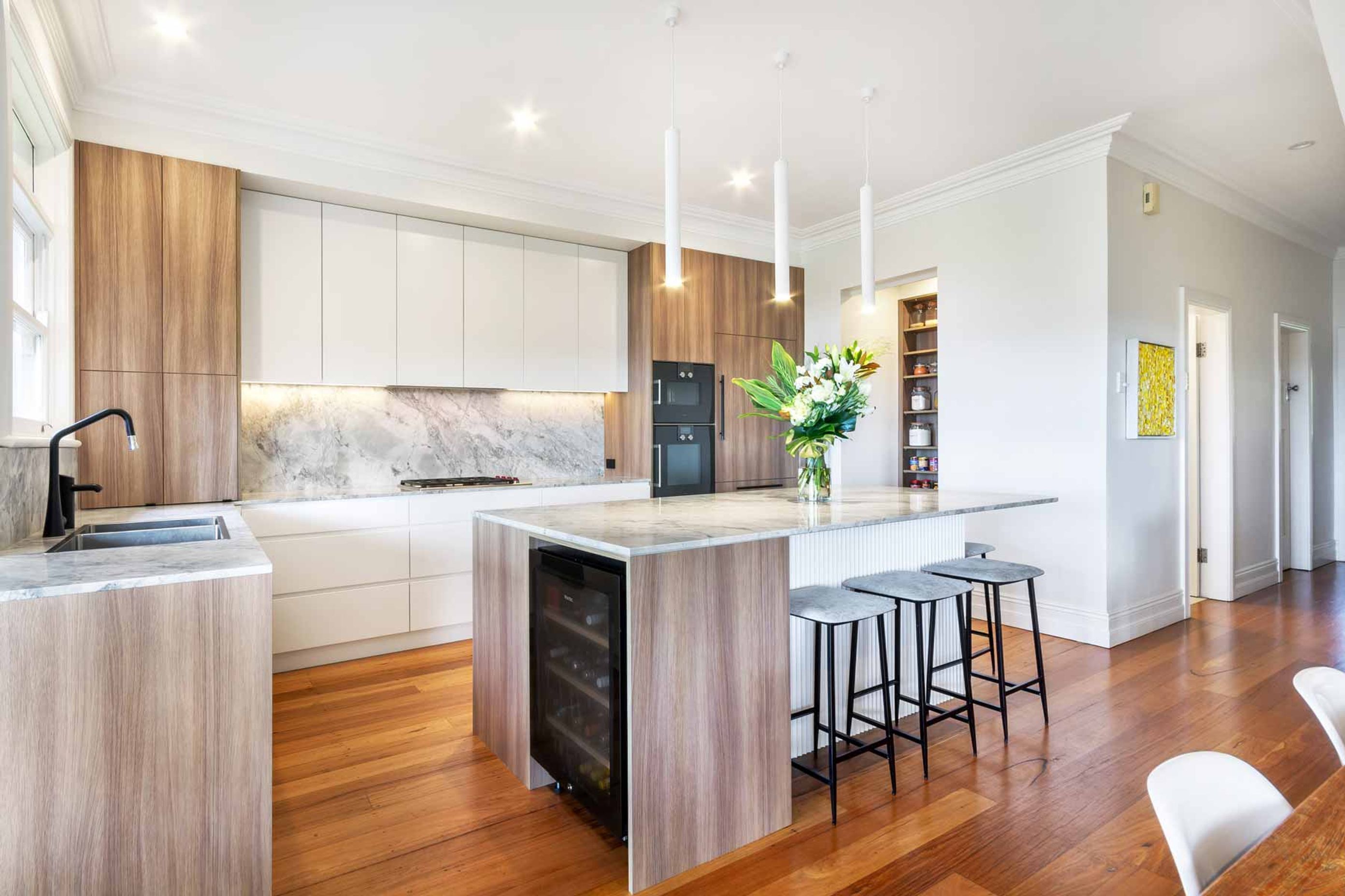 luxury-kitchen-design-gaggenau-vintec-modern-timber-grain-white-cabinets-premier-kitchens-02.jpg