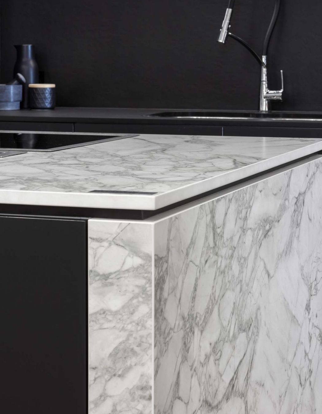 modern-kitchen-design-sydney-kitchen-showroom-dekton-portum-benchtop-black-cabinets-3-1084x1626.jpg