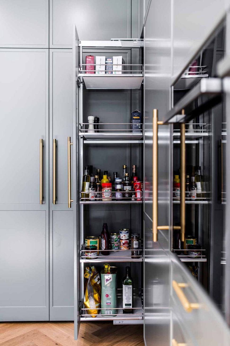 modern-luxury-kitchen-design-premier-kitchens-stone-benchtop-renovations-neff-appliances-10-blum-pull-boy-1084x1629.jpg
