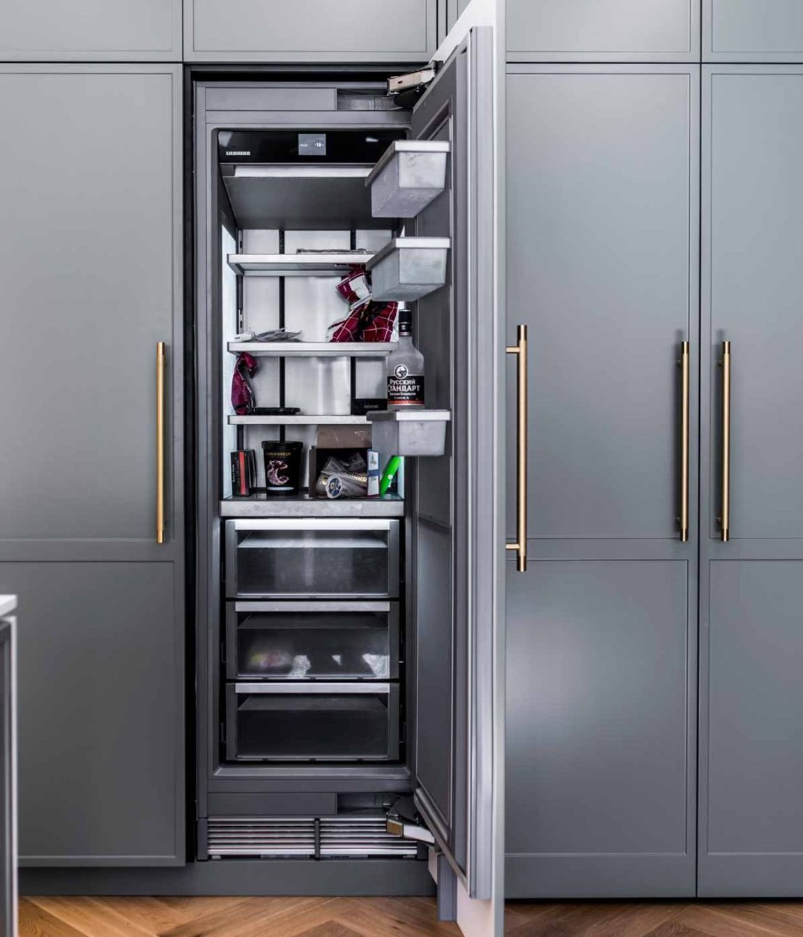 modern-luxury-kitchen-design-premier-kitchens-stone-benchtop-renovations-neff-appliances-13-pullout-1084x1629.jpg