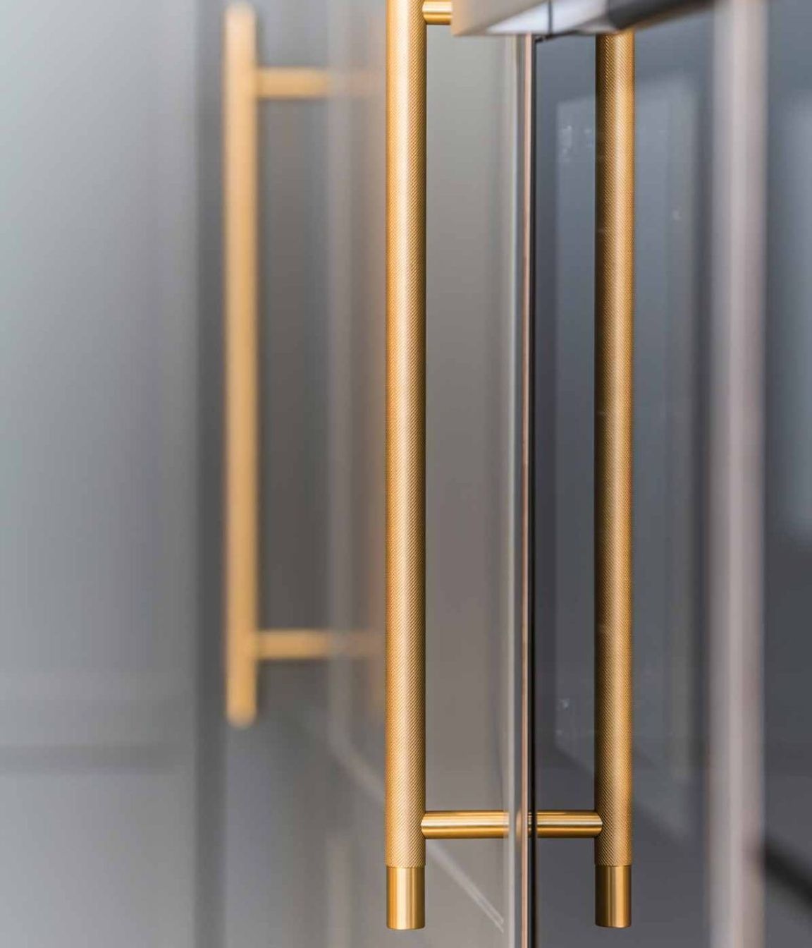 modern-luxury-kitchen-design-premier-kitchens-stone-benchtop-renovations-neff-appliances-6-gold-handles-1084x1629.jpg