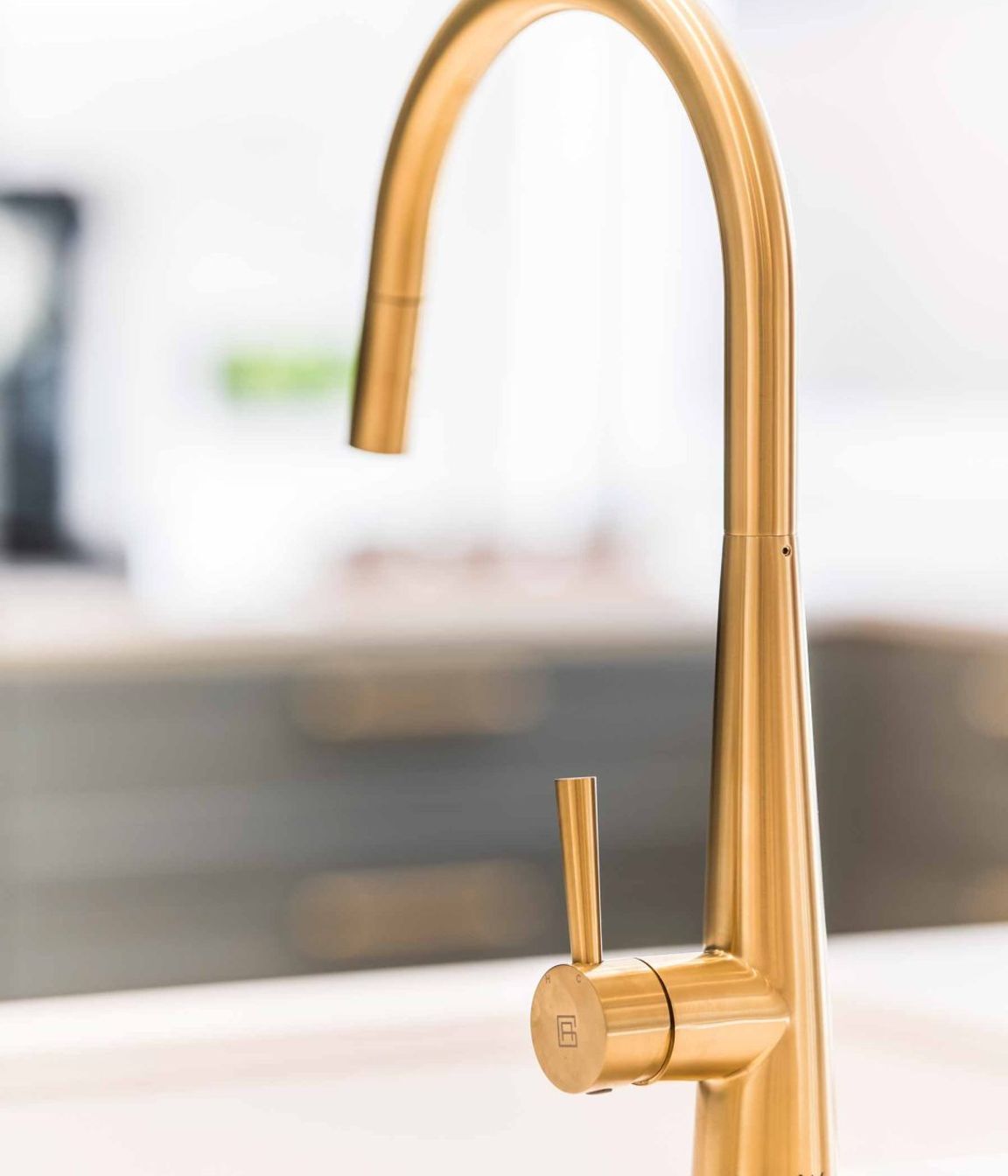 modern-luxury-kitchen-design-premier-kitchens-stone-benchtop-renovations-neff-appliances-7-gold-tapware-1084x1629.jpg