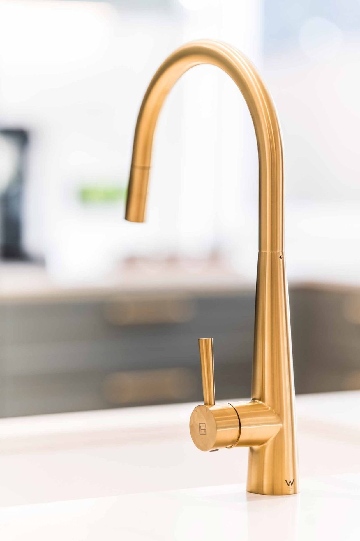 modern-luxury-kitchen-design-premier-kitchens-stone-benchtop-renovations-neff-appliances-7-gold-tapware-1084x1629.jpg