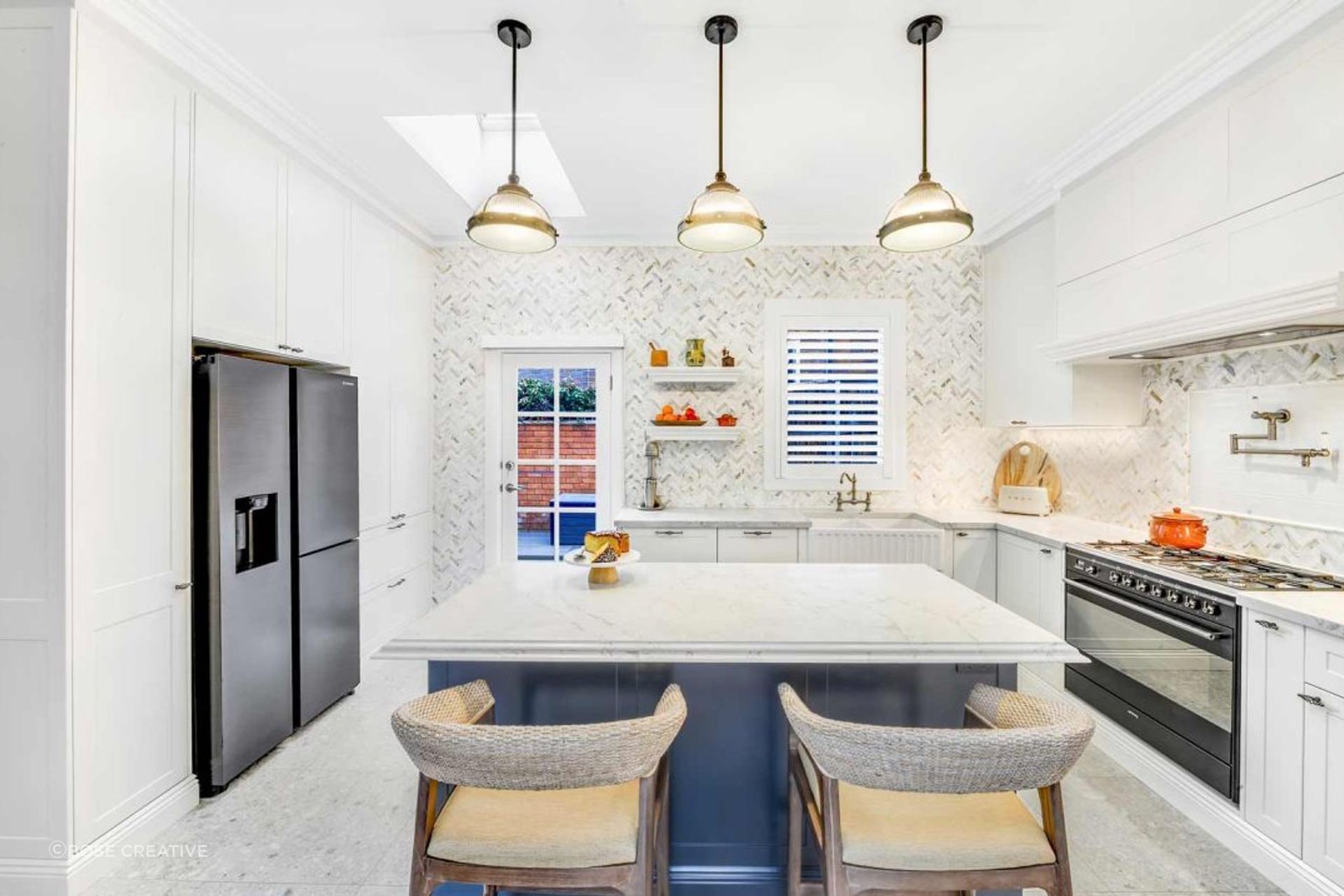 modern-luxury-kitchen-renovation-with-gitani-benchtop-by-premierkitchens-4-1084x717.jpg