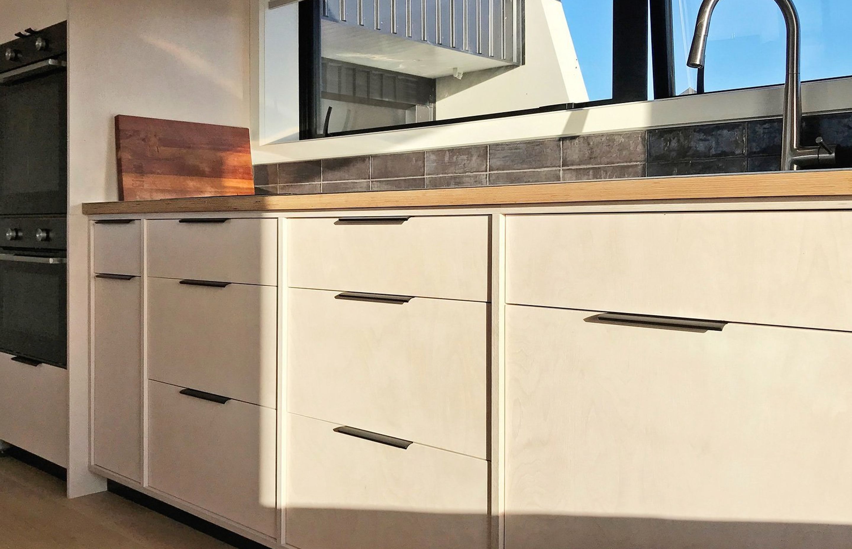 plywood-sustainable-kitchen-stainless-benchtop-motide-rangitahi-1.jpg