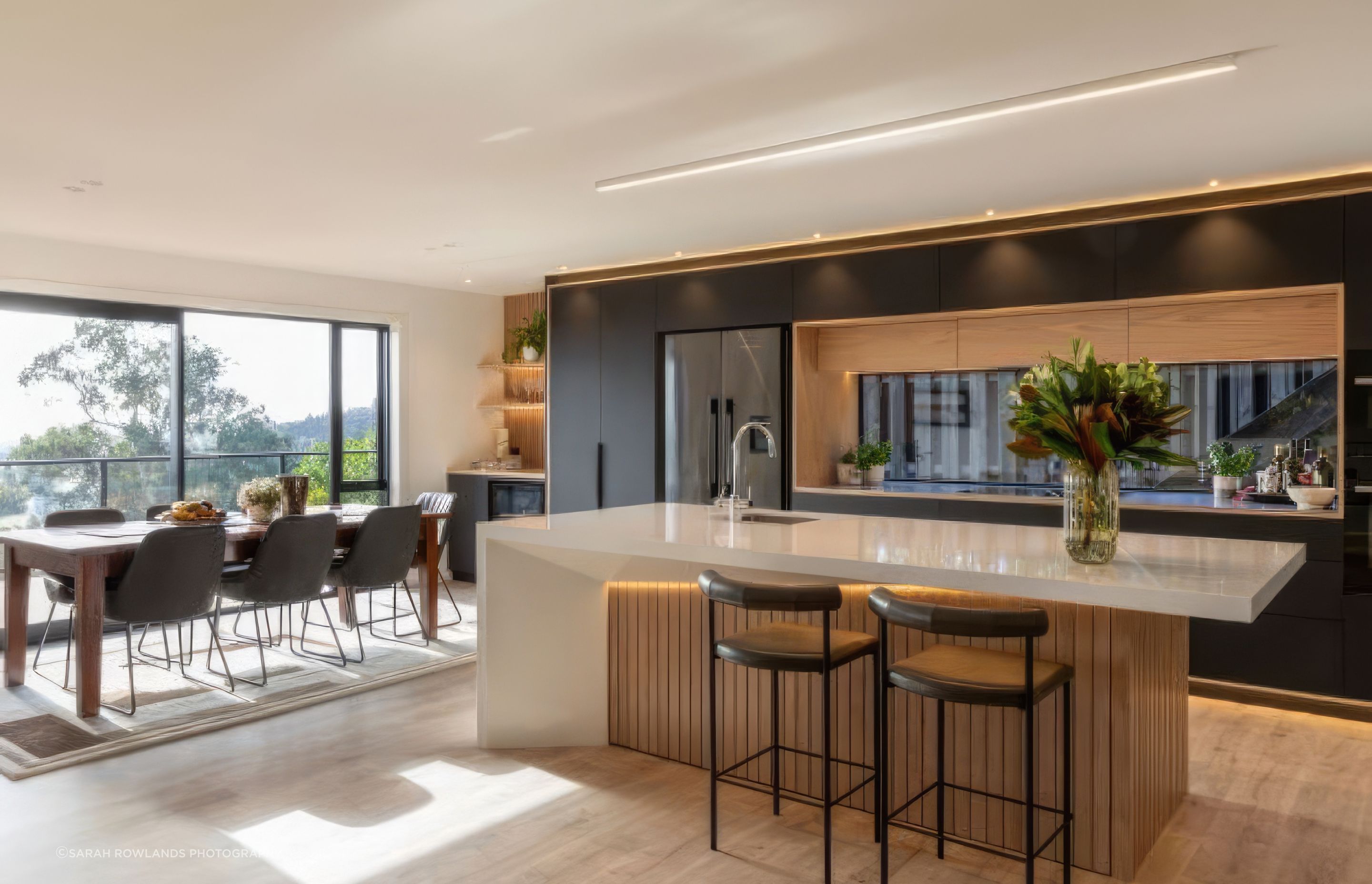 tropique-bannerManera-Pendrigh-DJ-Hewitt-Island-Eternal-Statuario-Silestone-20mm-Polished-standard-scale-300x.jpg