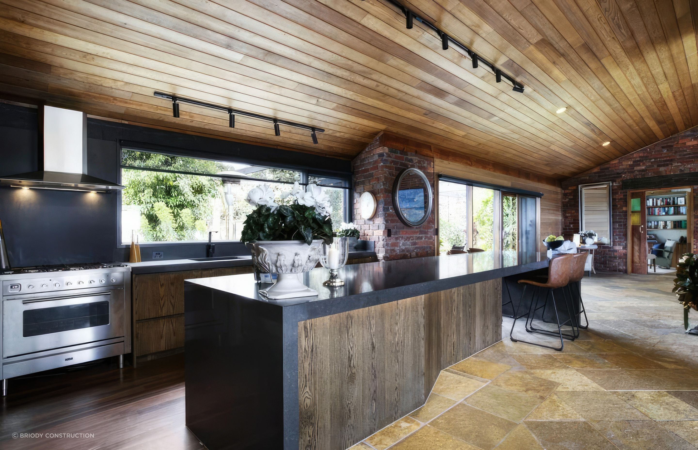 upBellbrae-kitchen-2-1000x700-fix-standard-scale-400x.jpg