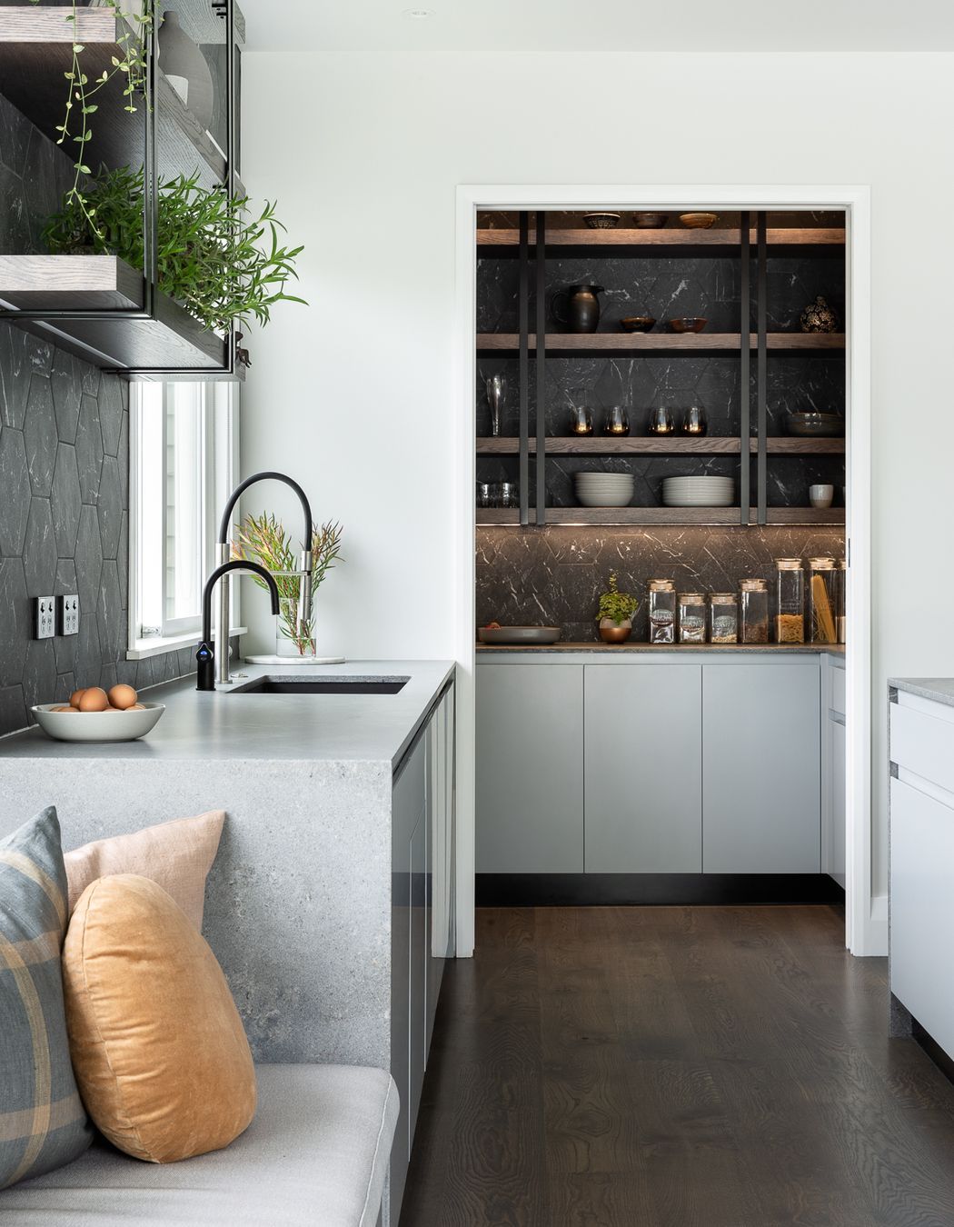 Remuera Contemporary Kitchen by Natalie Du Bois