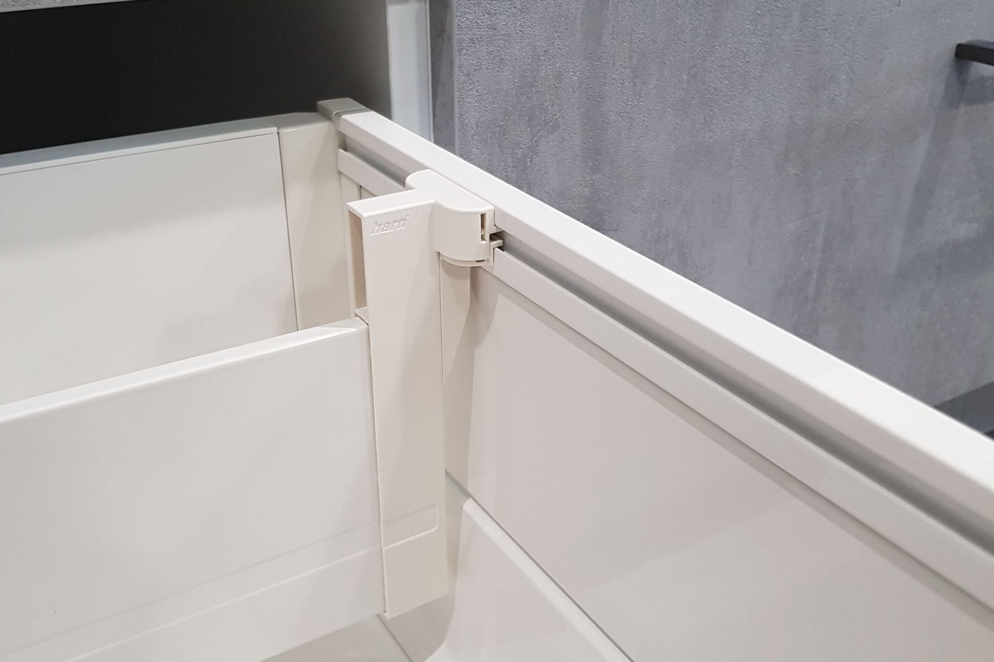 Add attachable divider panels to Ritma drawers to create sections within drawers; great for storing all those plastic lids or pot lids standing on their edge