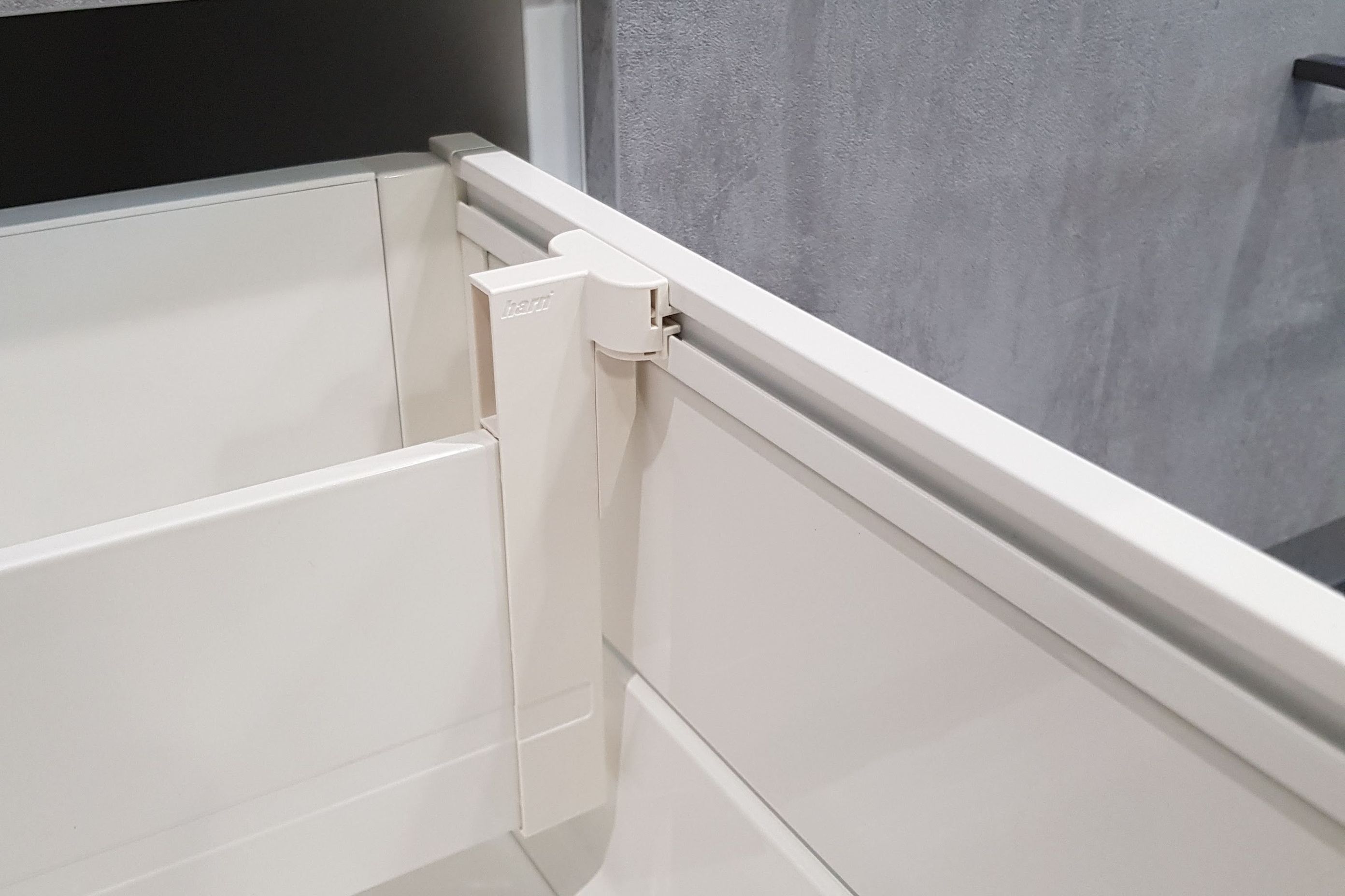 Add attachable divider panels to Ritma drawers to create sections within drawers; great for storing all those plastic lids or pot lids standing on their edge
