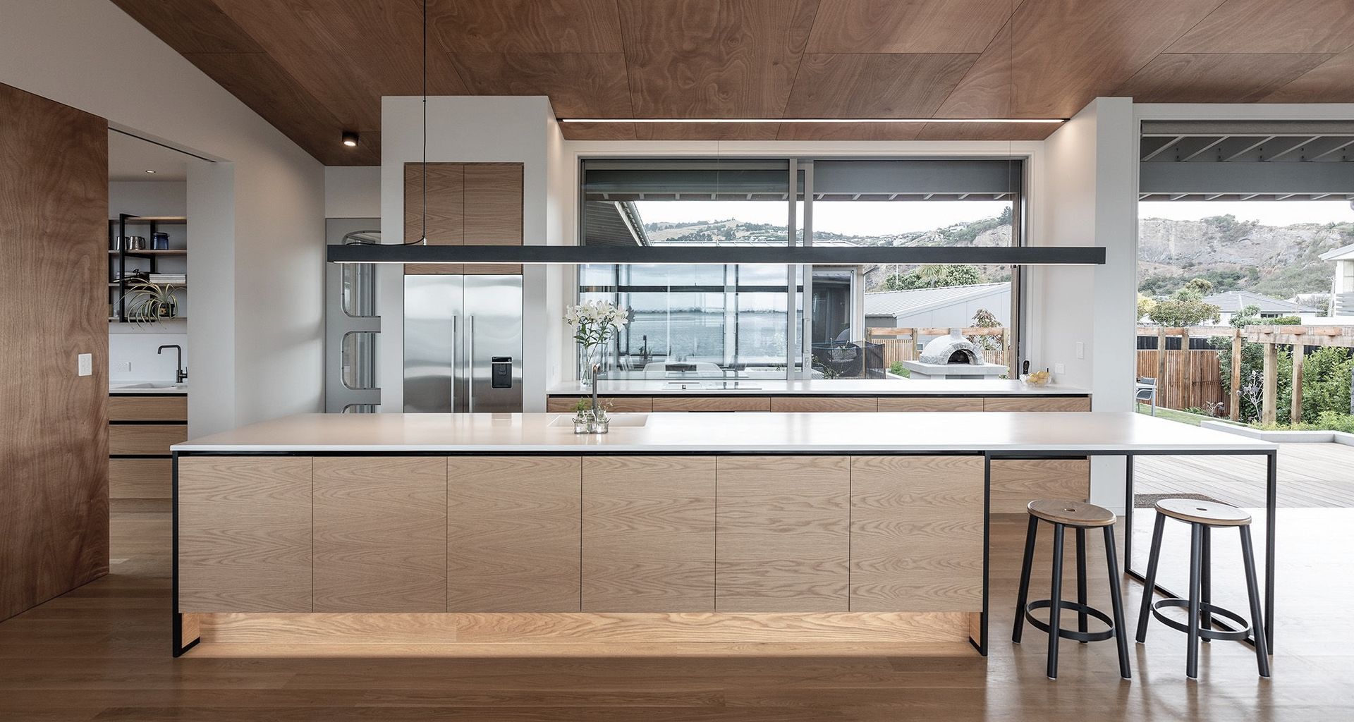 AWARD WINNING KITCHEN Estuary Ship house  banner