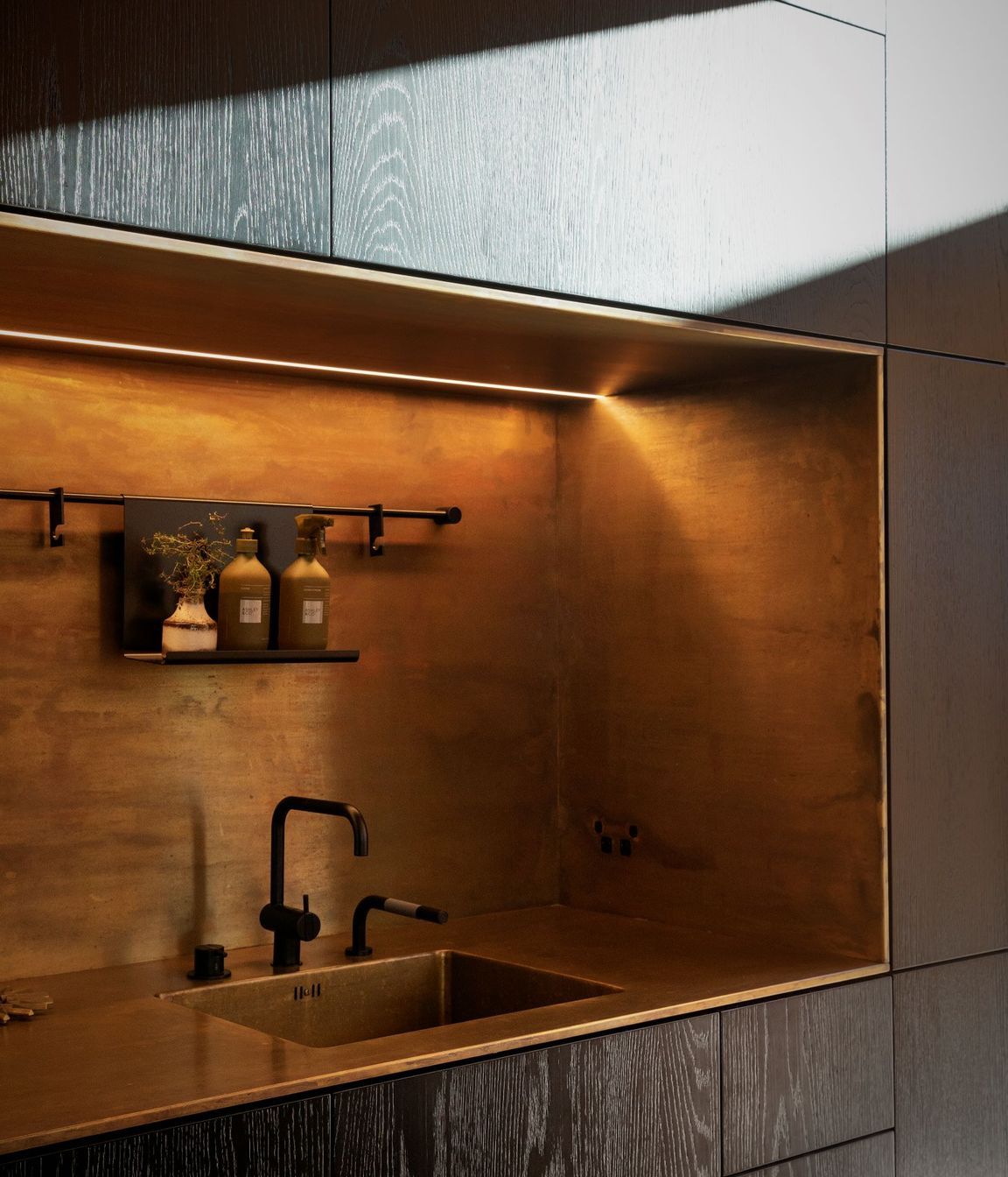 Prime Art Veneer Planked, Designed by Daniel Sullivan and Kate Loader of Architects' Creative, winner of Residential Kitchen Award at the Interior Awards 2020
