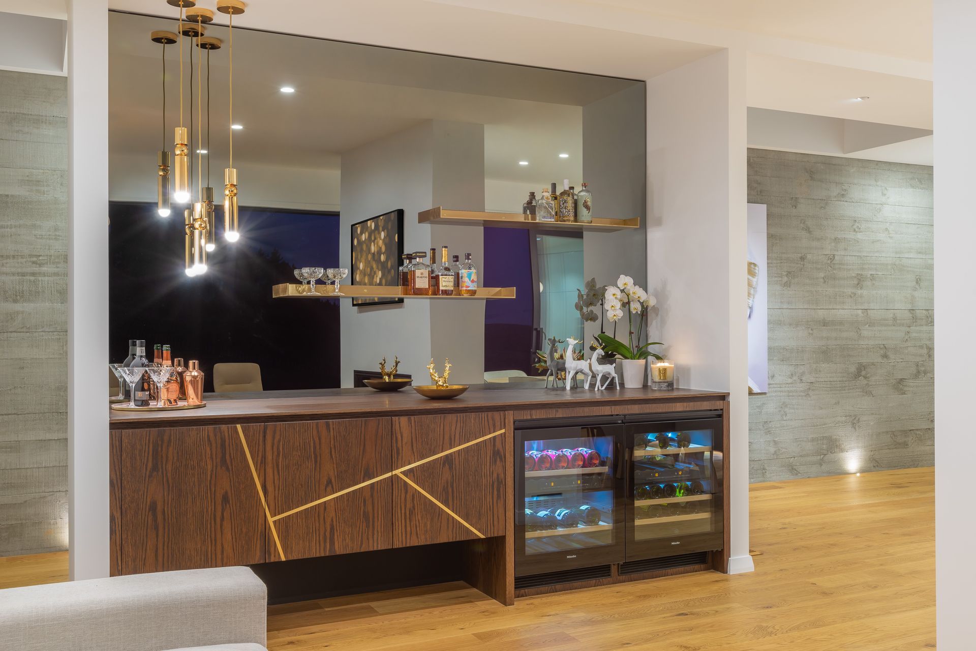 Prime Veneer in American White Oak Crown Cut, Designed by Leonie Hamill of Cube Dentro
