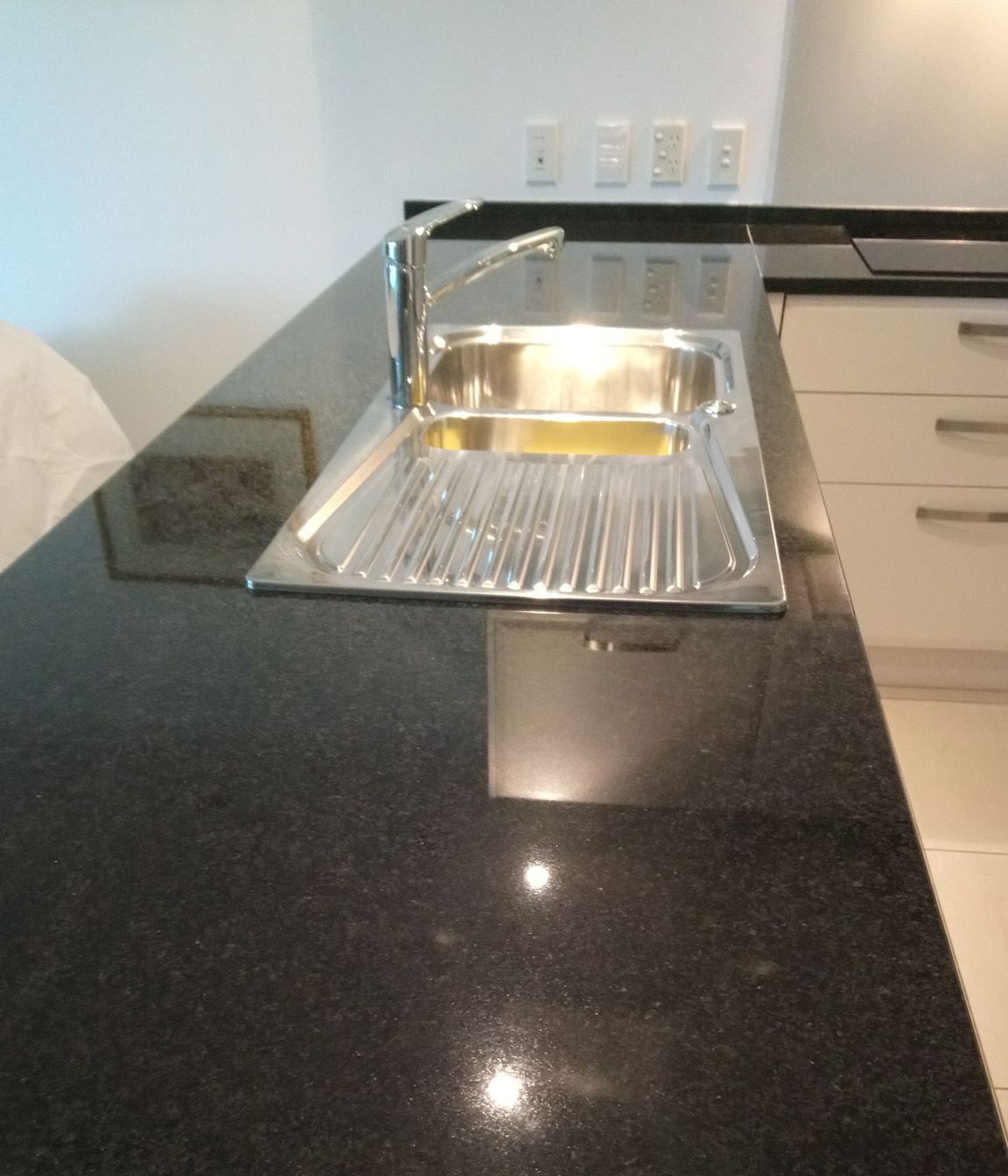 Stone benchtop polish restoration