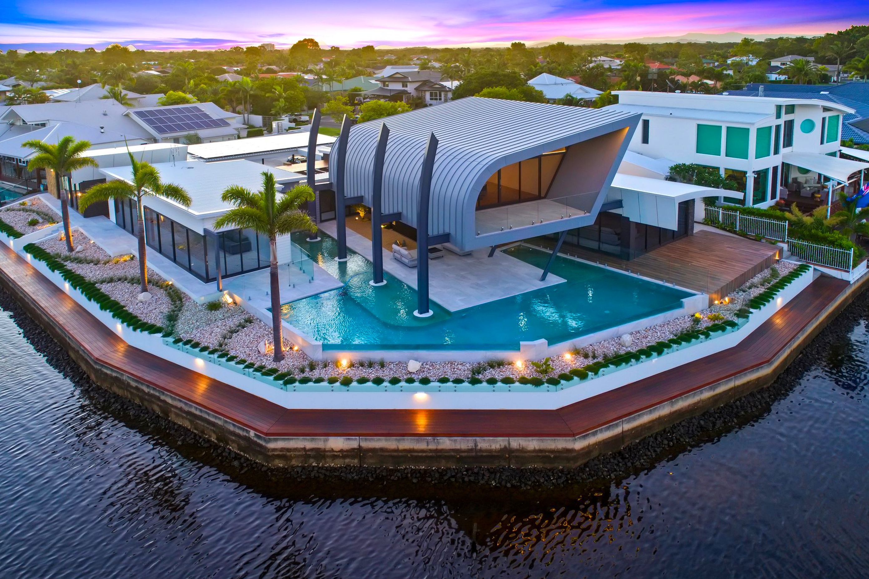  The pod Pelican Waters