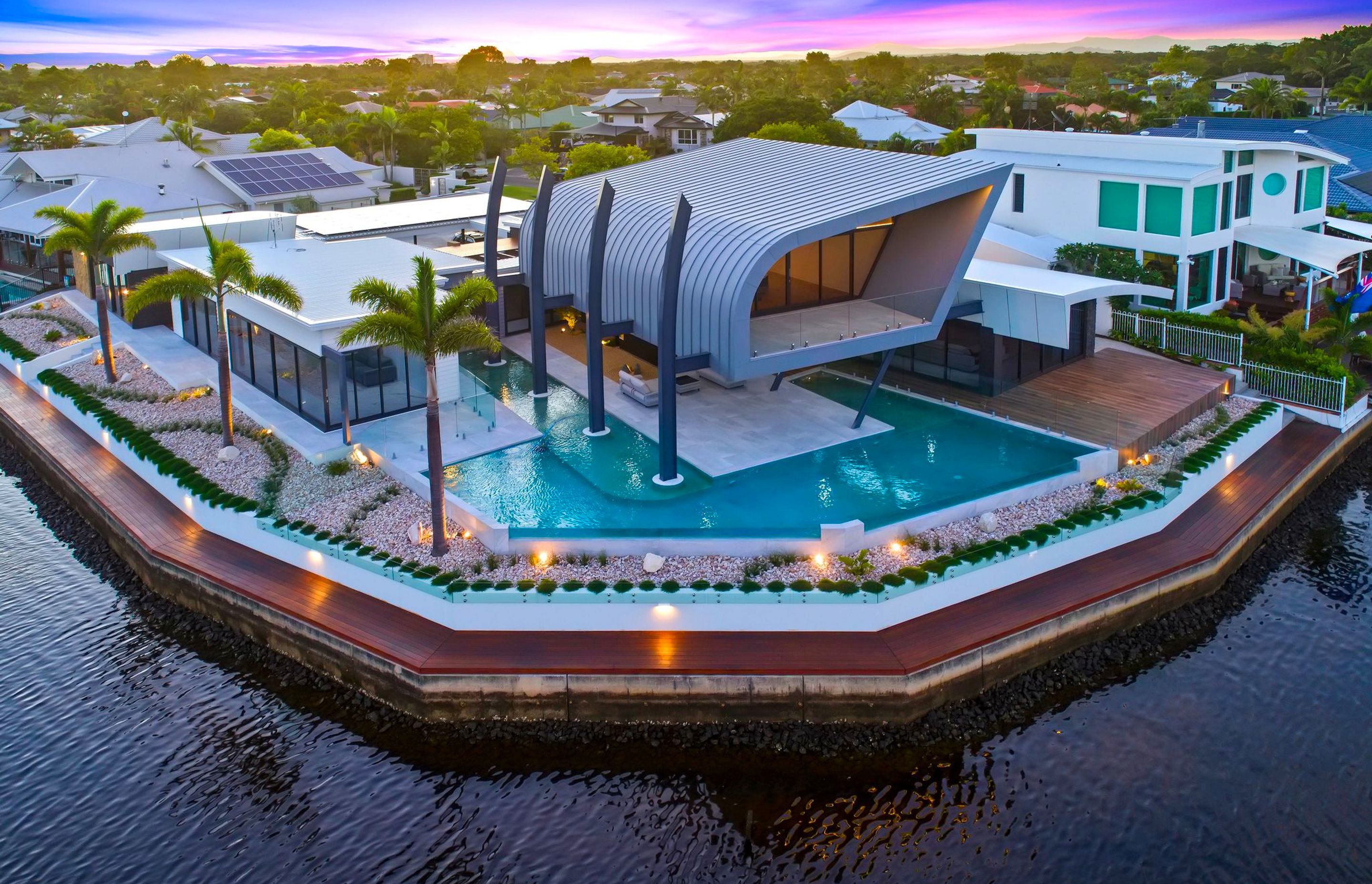 The pod Pelican Waters