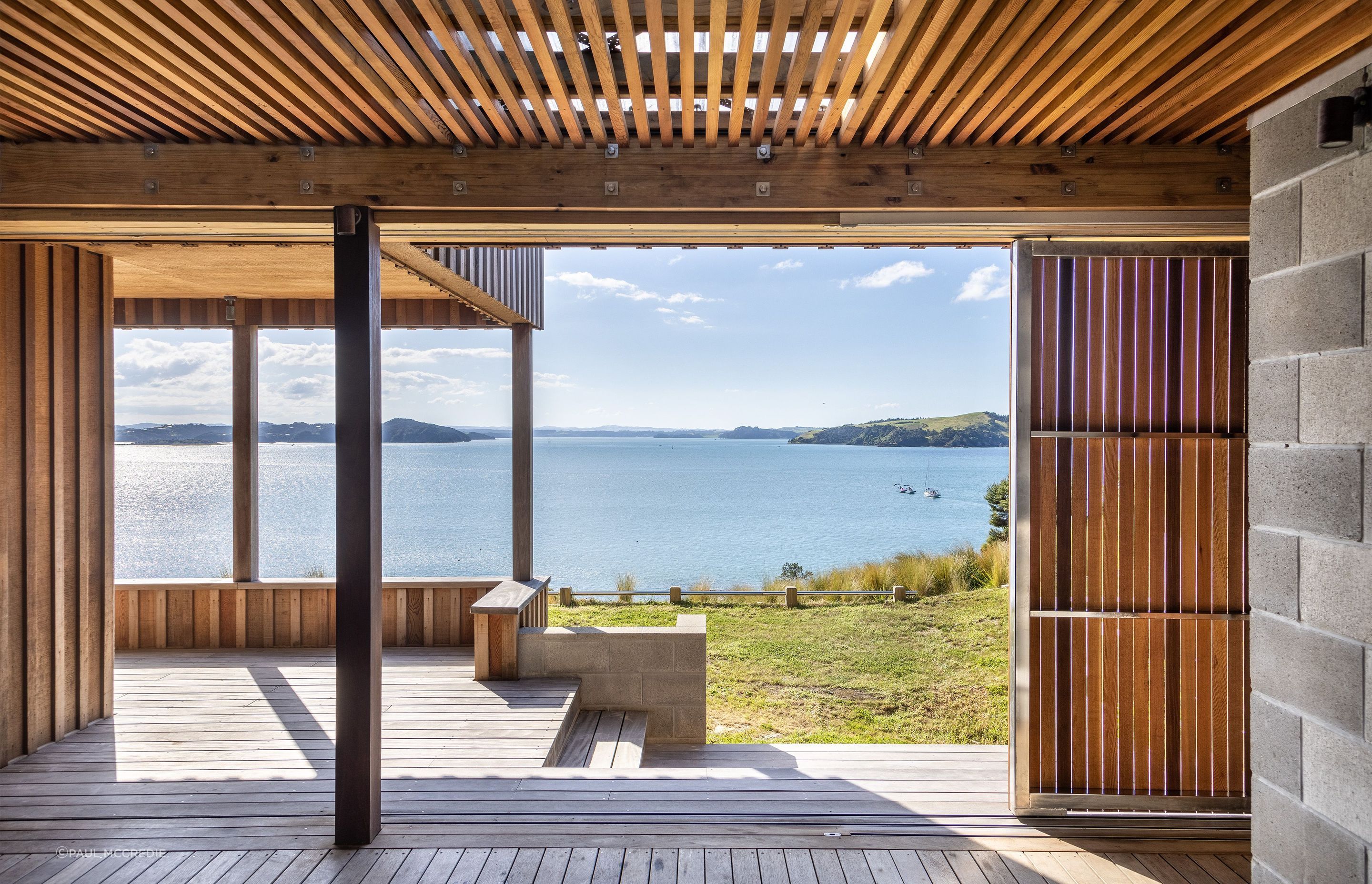 10RIDGE-RETREATOUTDOOR-ROOM-SLIDERPaul-McCreadie.jpg