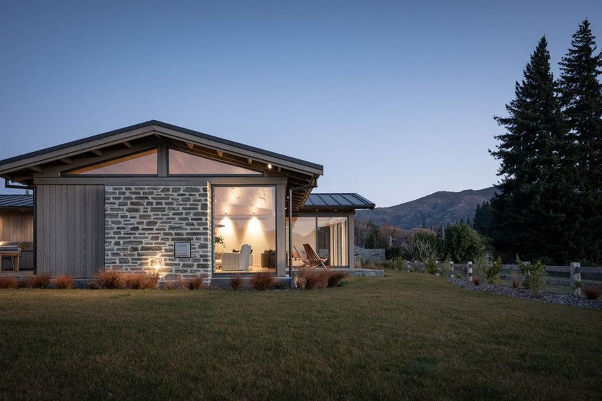 Aubrey Road, lakeside house.