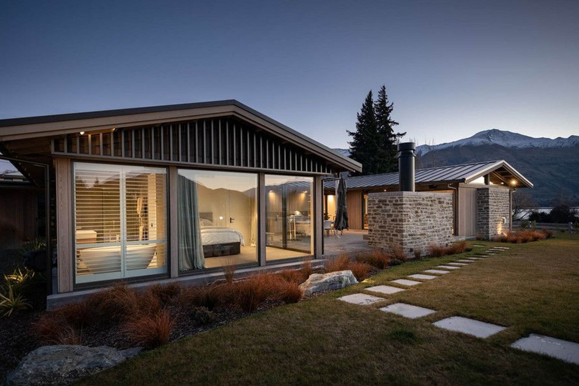 Aubrey Road, lakeside house.