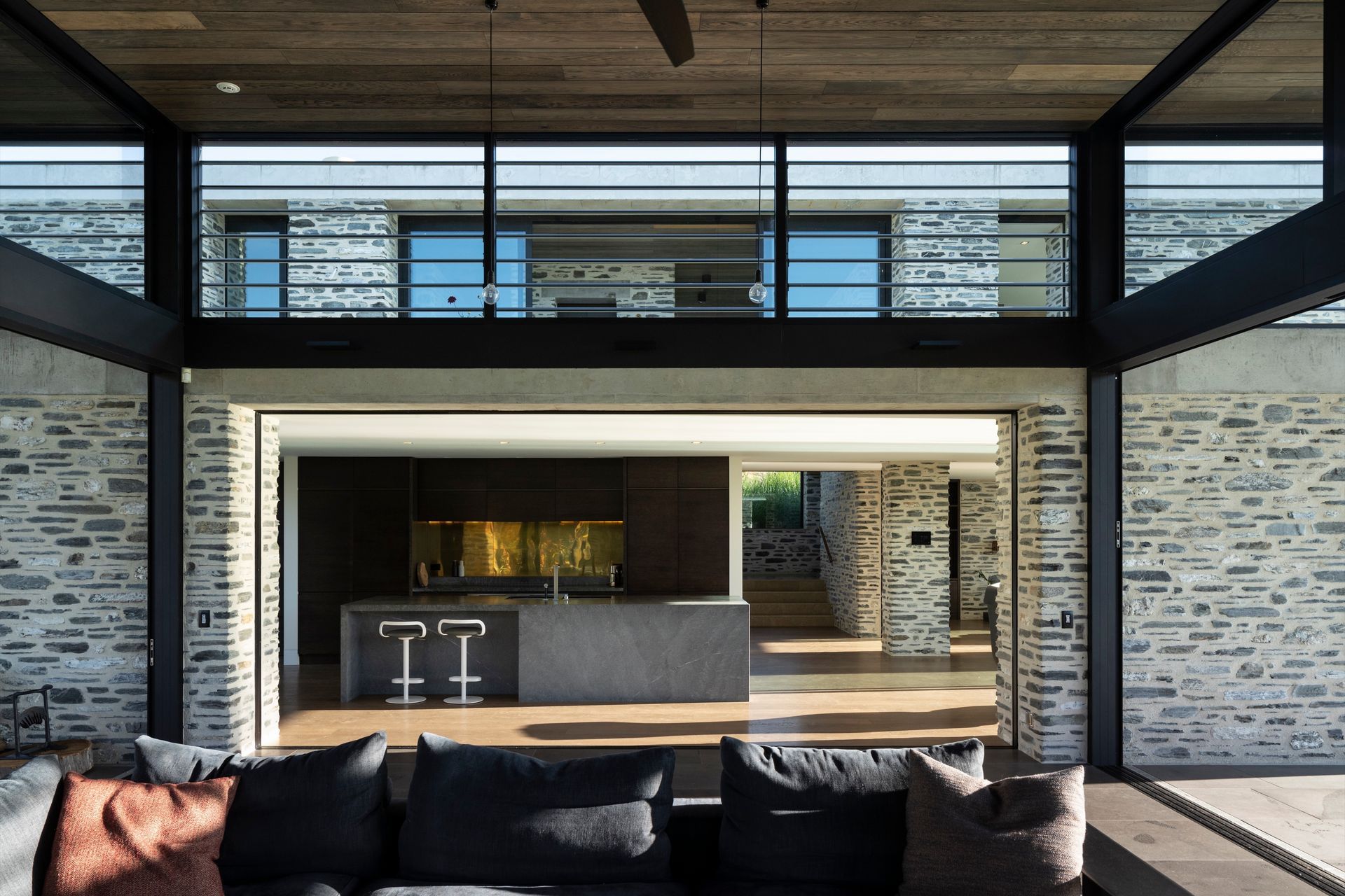 4852-Jacks-Retreat-Whitaker-Architects-Devitt-24-ap-compressed.jpg