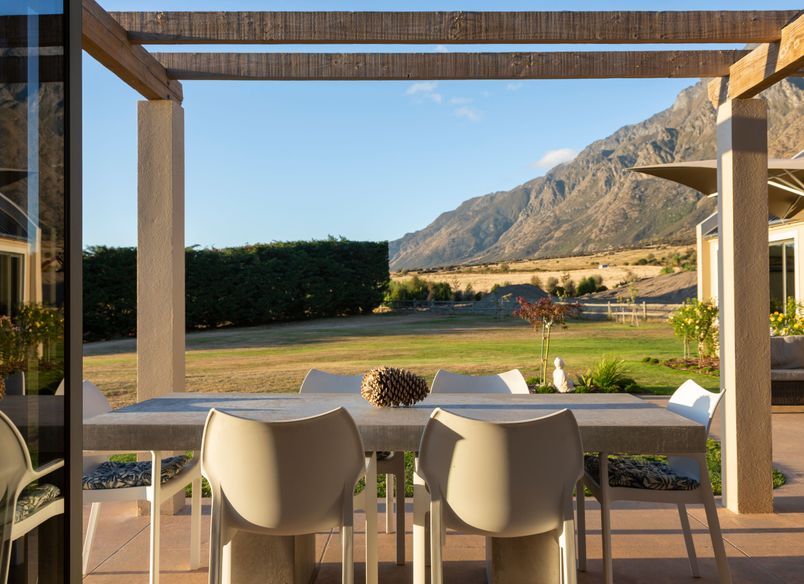 Oraka Lakeside Estate | Glen Cayless Builder