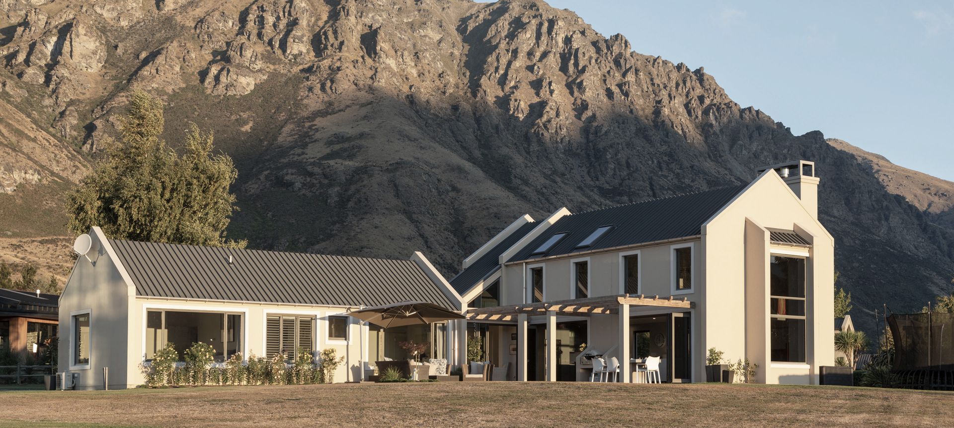 Oraka Lakeside Estate | Glen Cayless Builder banner