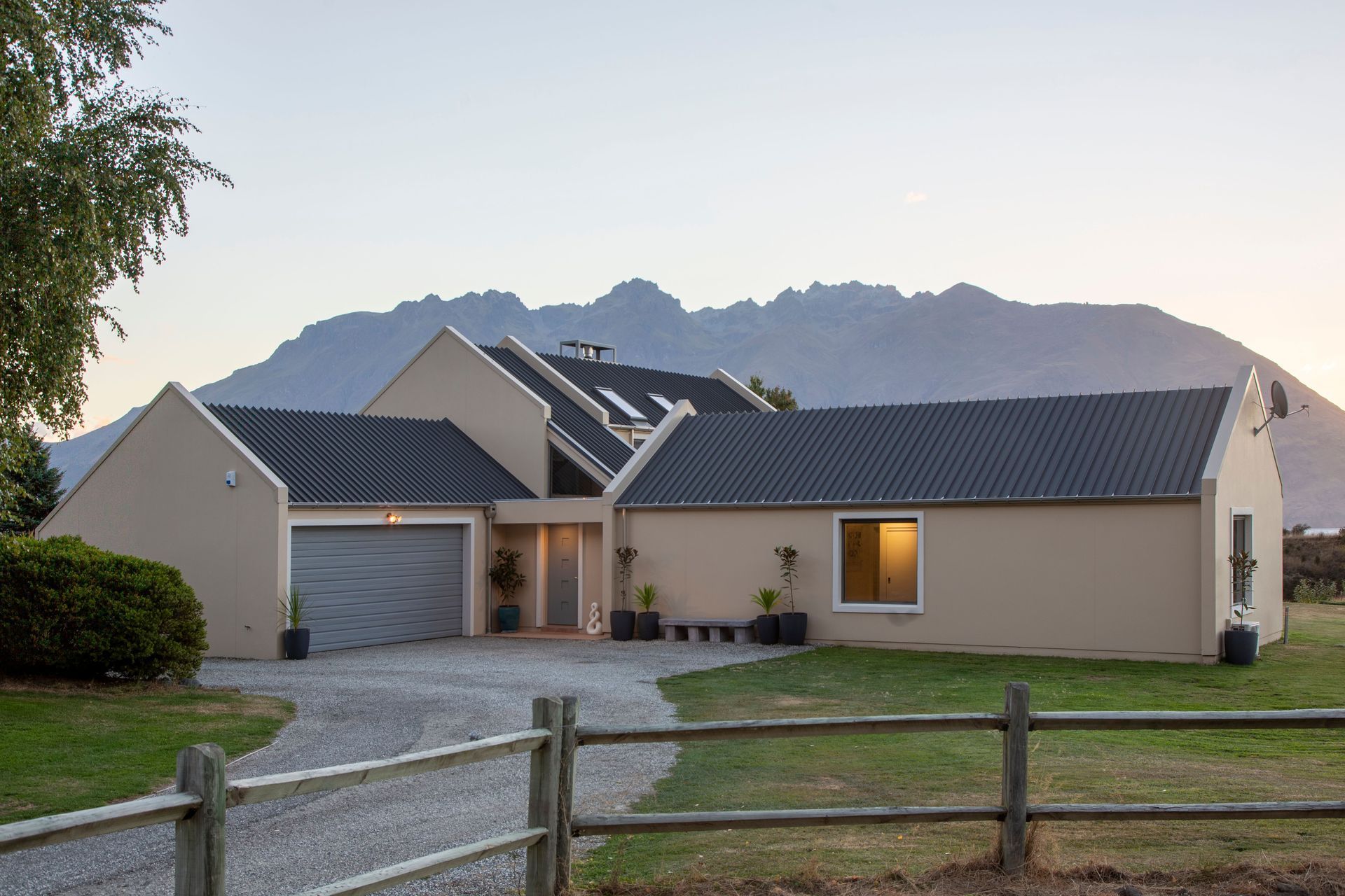 Oraka Lakeside Estate | Glen Cayless Builder
