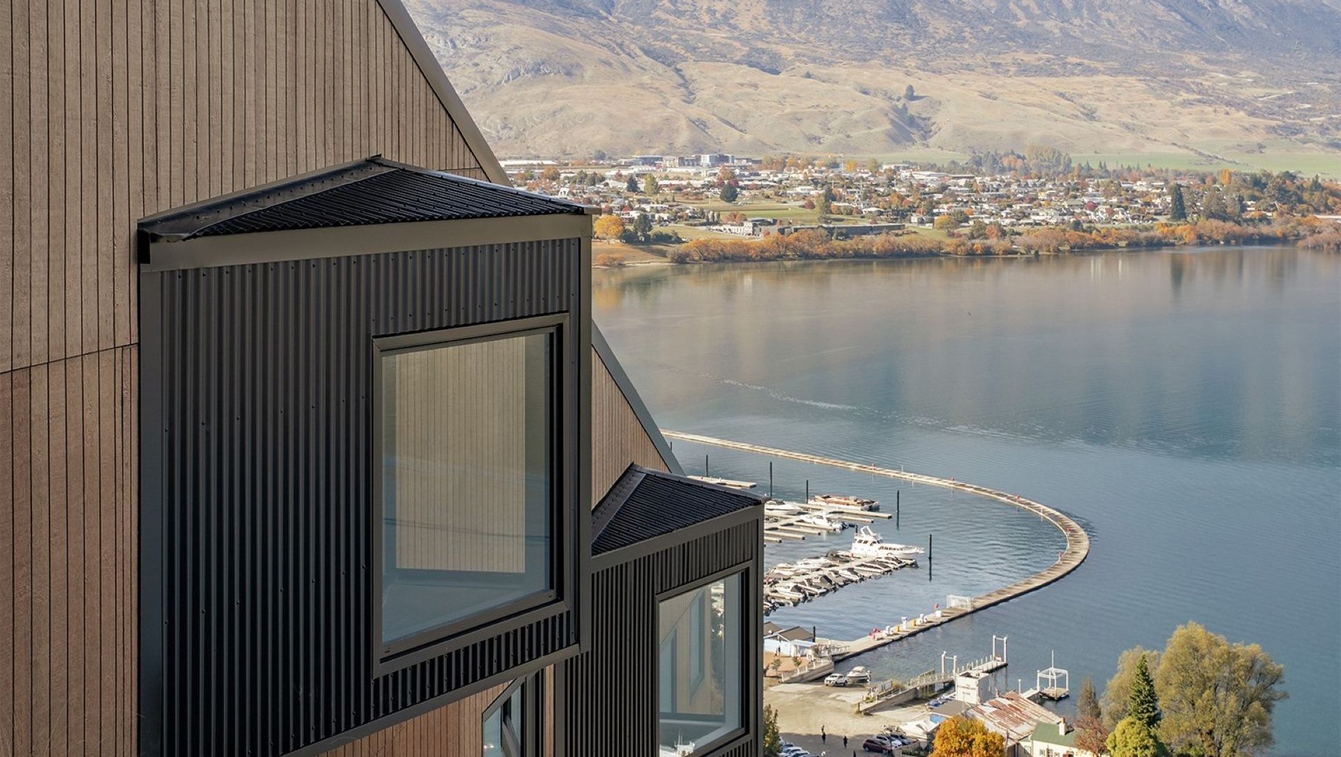 Angelo Drive Duplex, Queenstown banner
