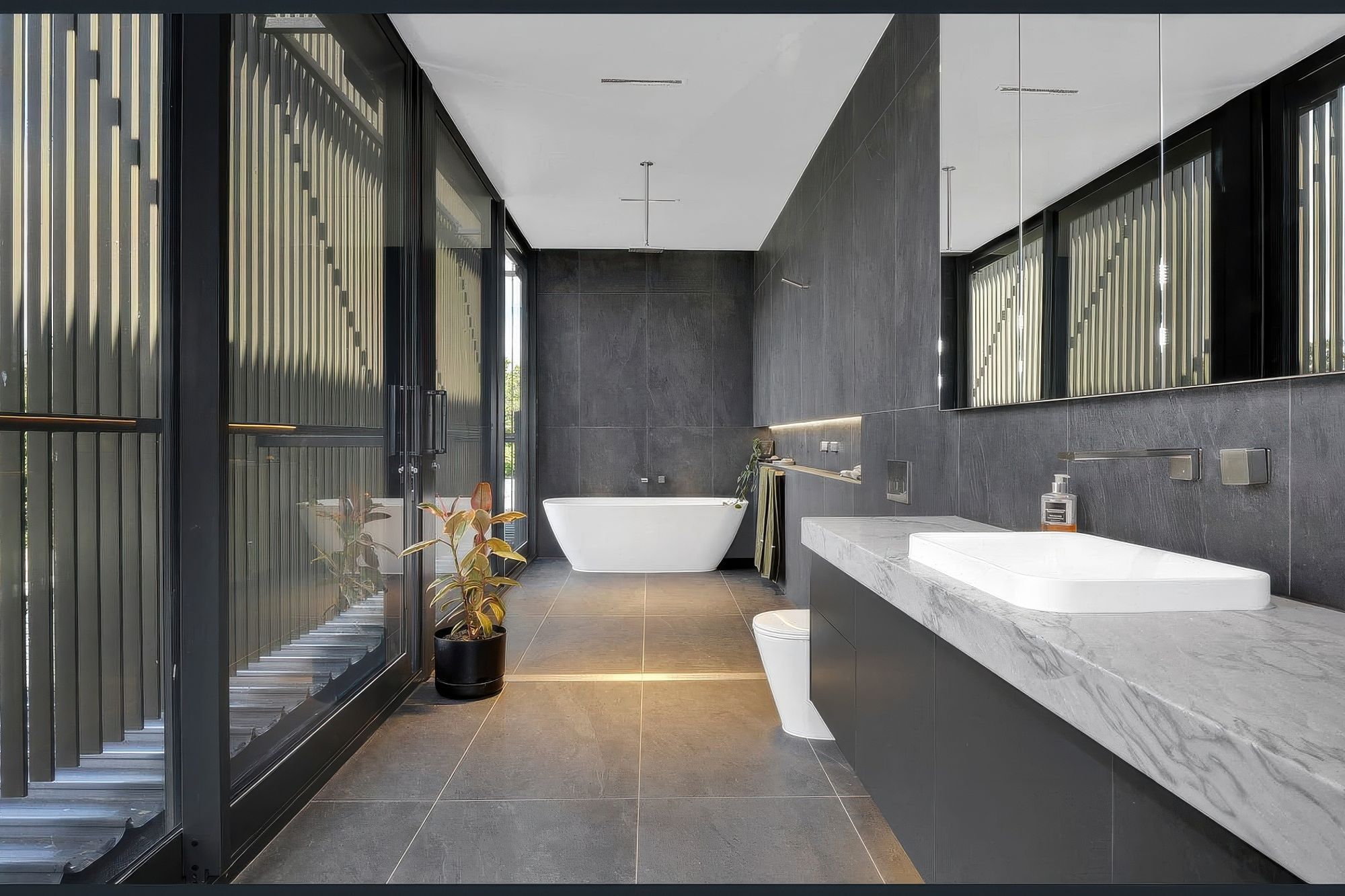 Ensuite-gigapixel-standard-v2-14x.jpeg