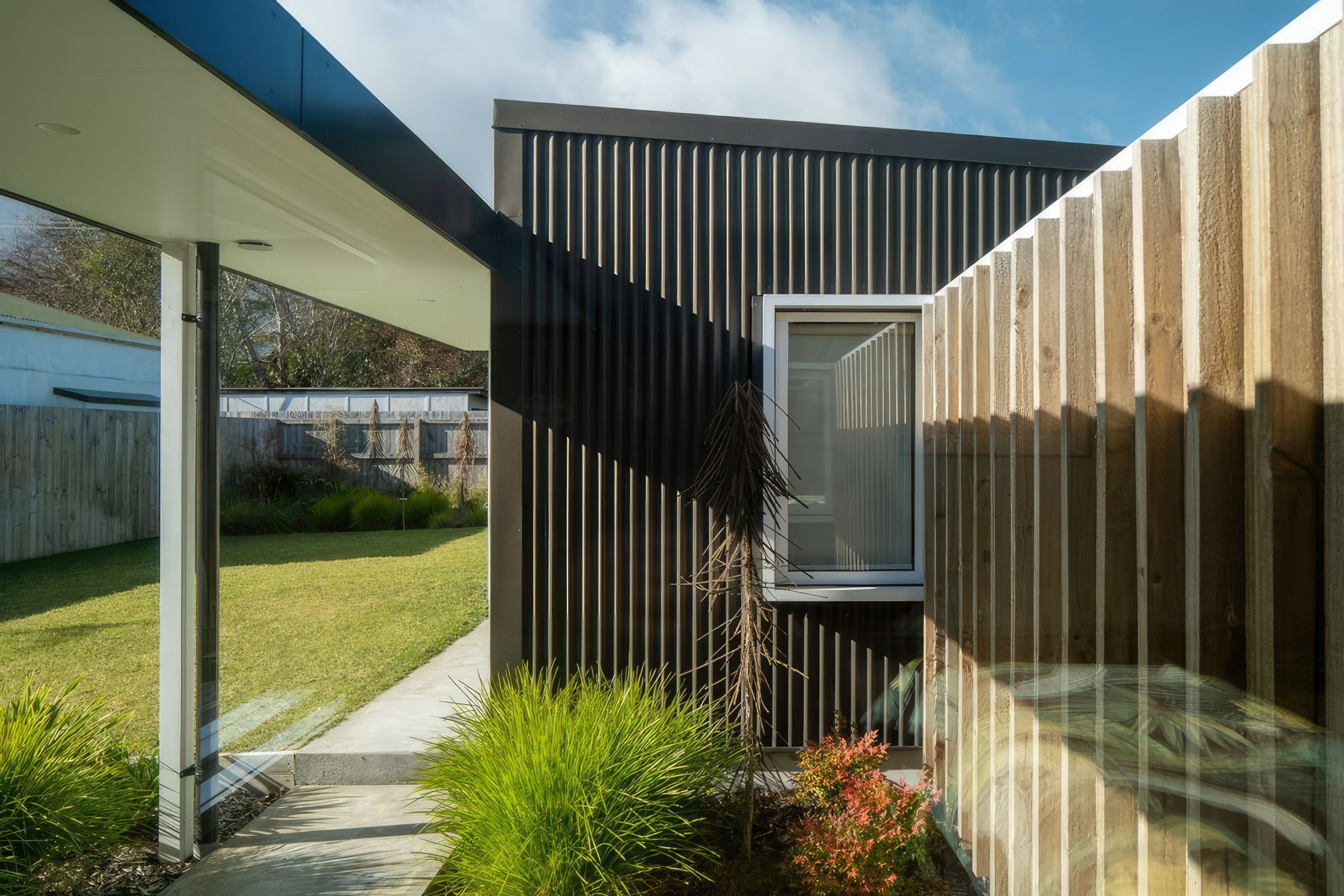 GHouse-11-gigapixel-standard-scale-300x.jpg