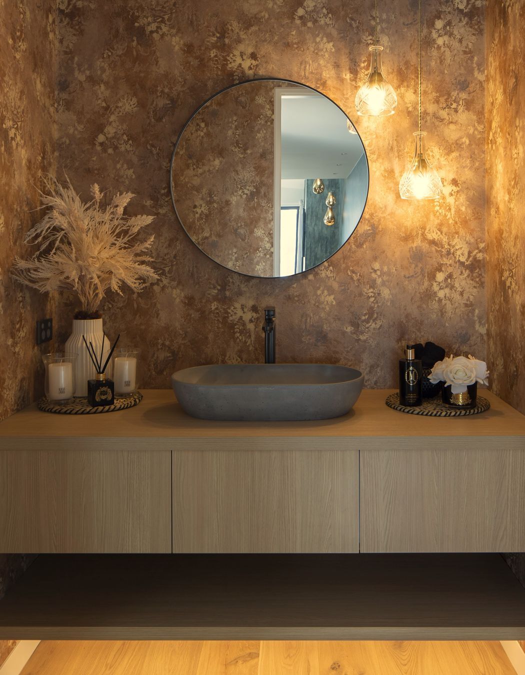 Luxurious Guest WC