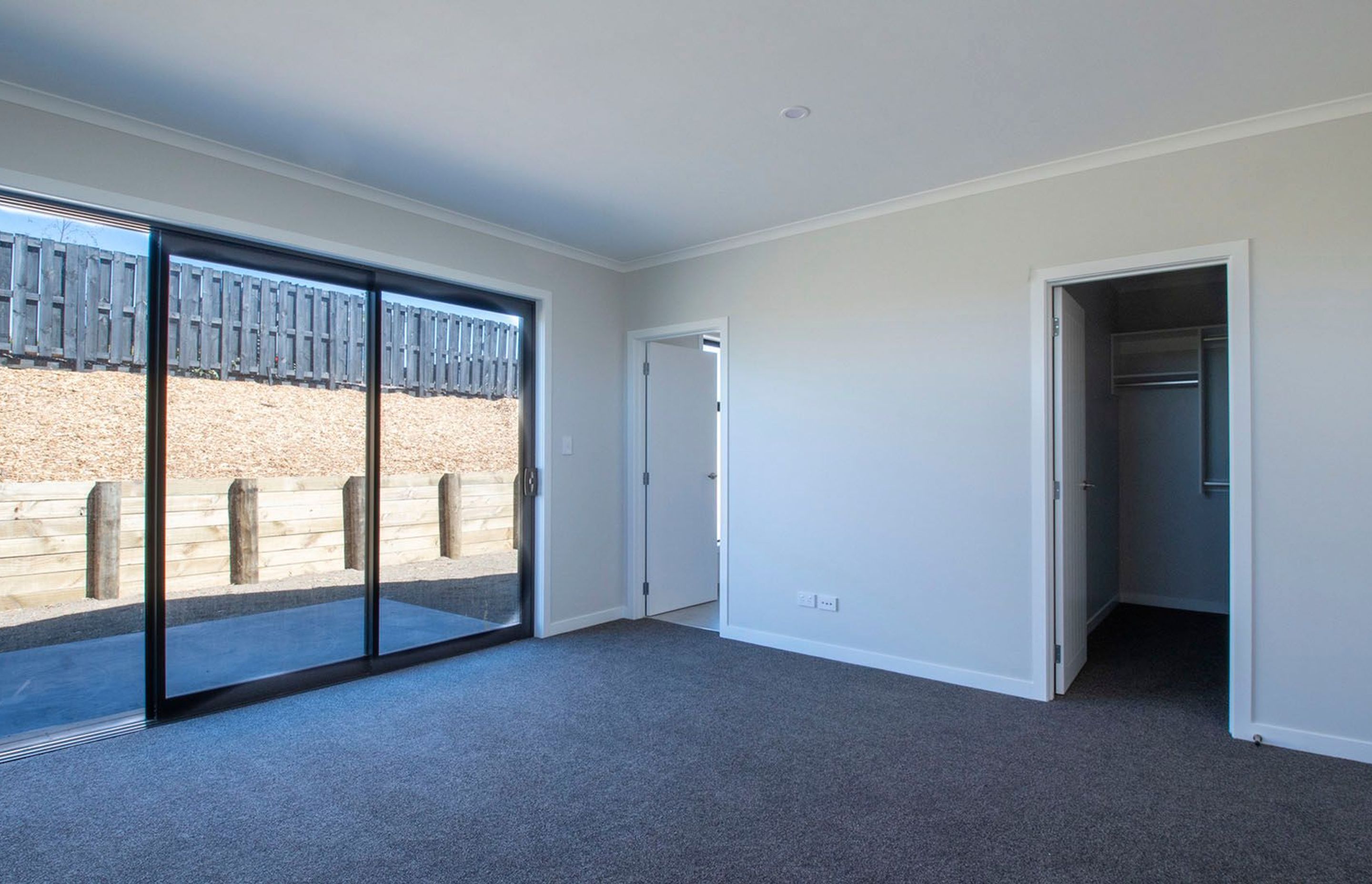 Lakeside, 45 Whites Way - Invest
