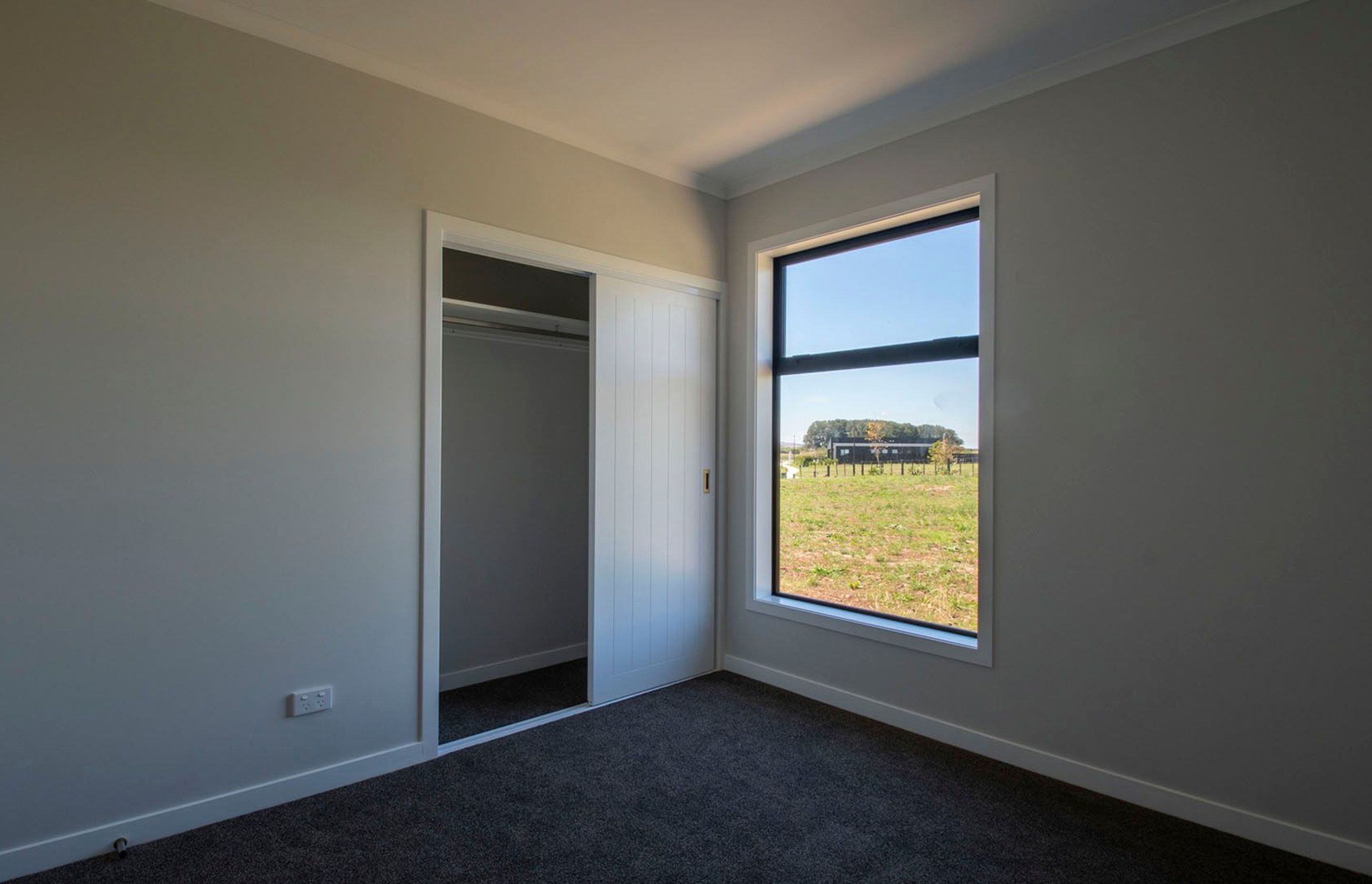 Lakeside, 45 Whites Way - Invest