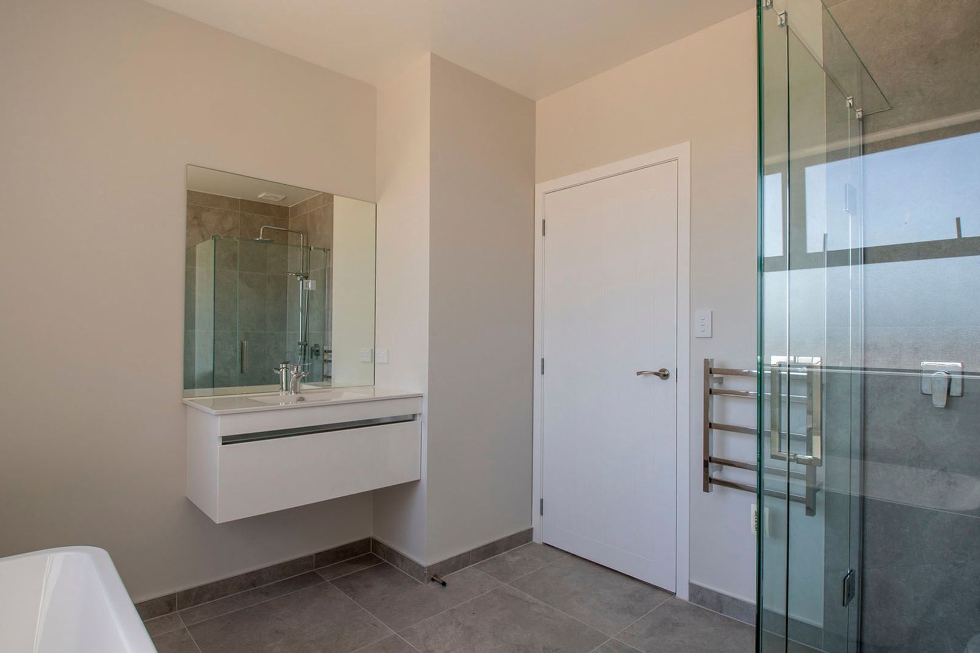 Lakeside, 45 Whites Way - Invest