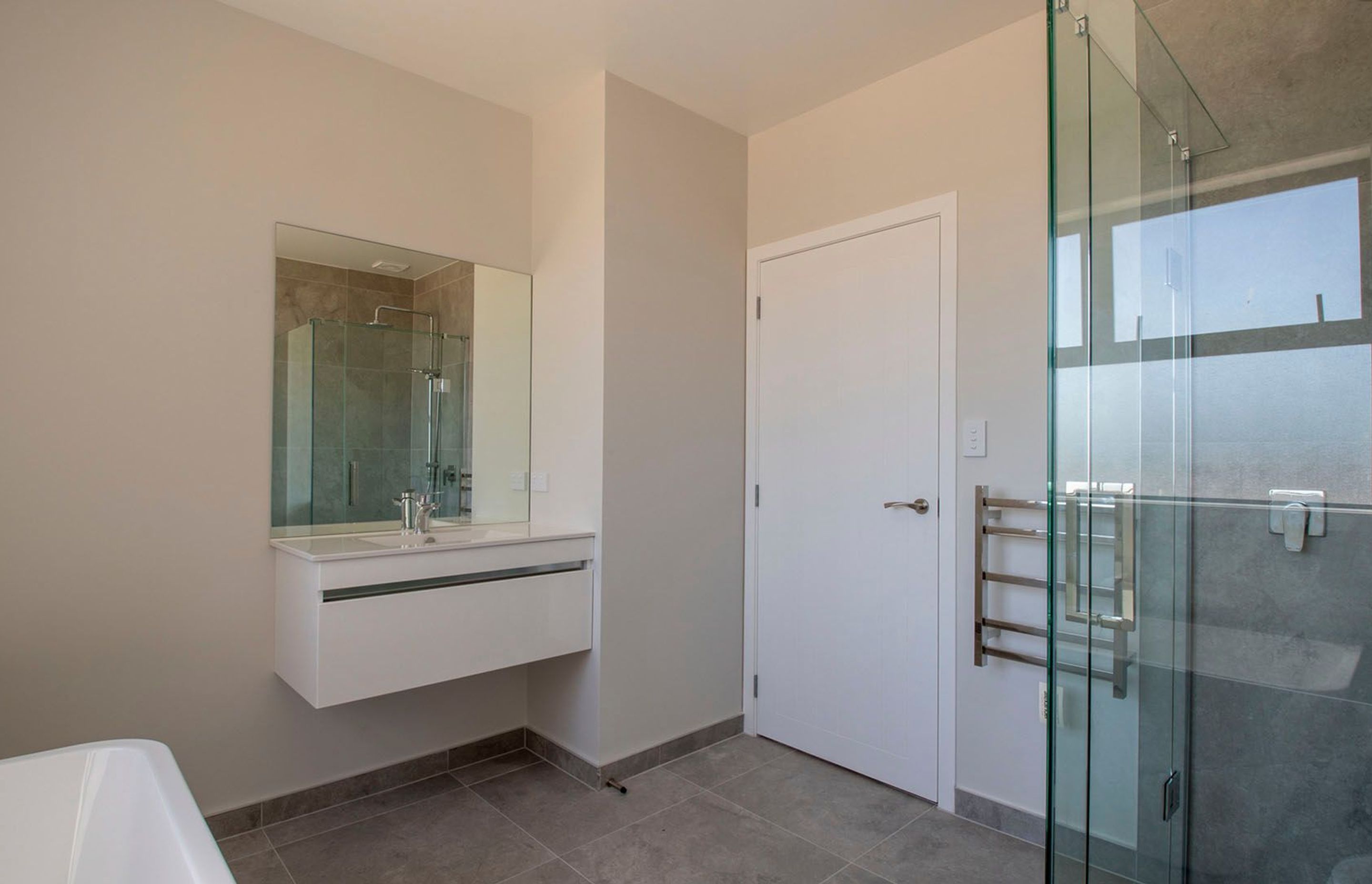 Lakeside, 45 Whites Way - Invest