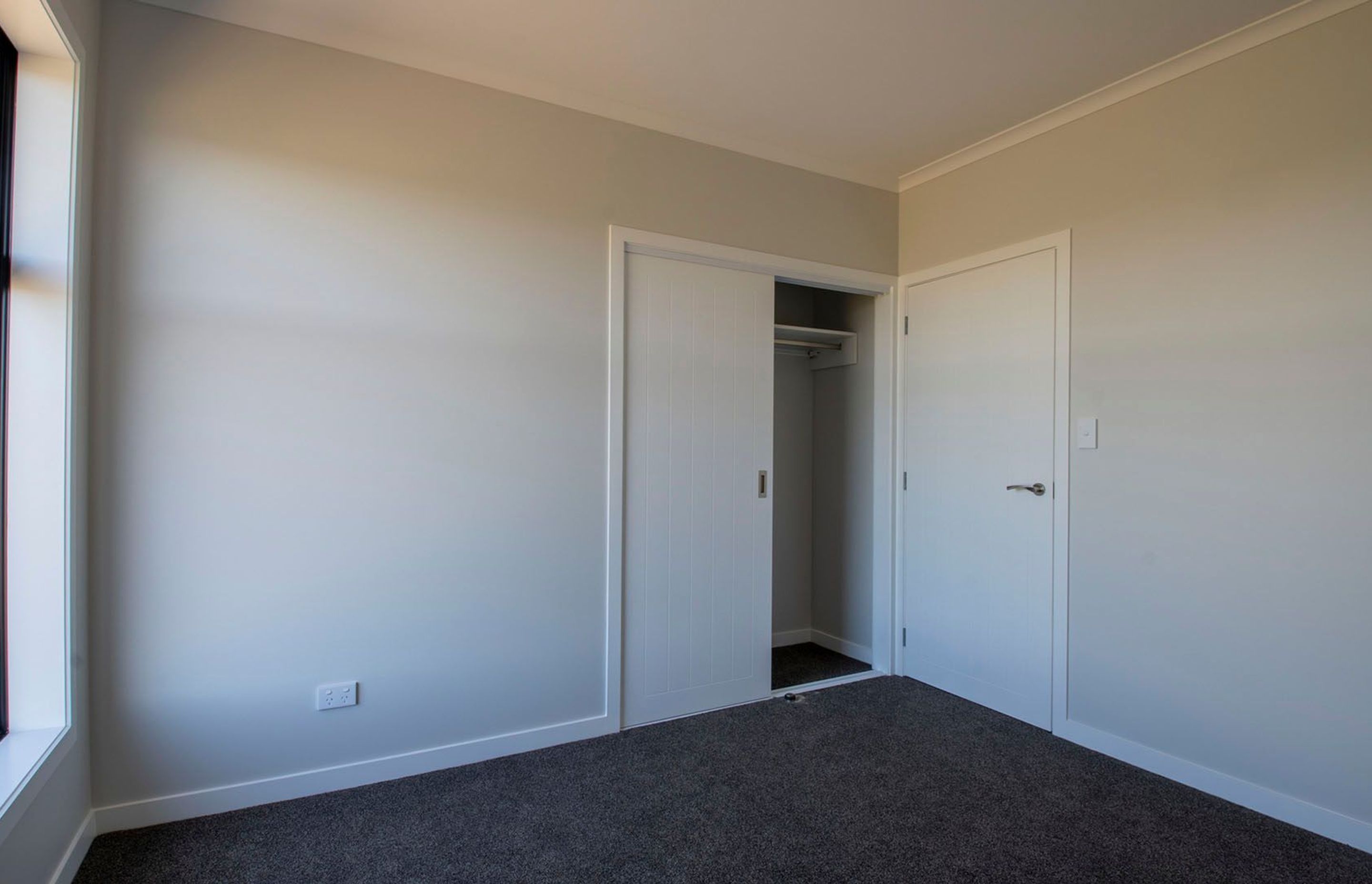 Lakeside, 45 Whites Way - Invest