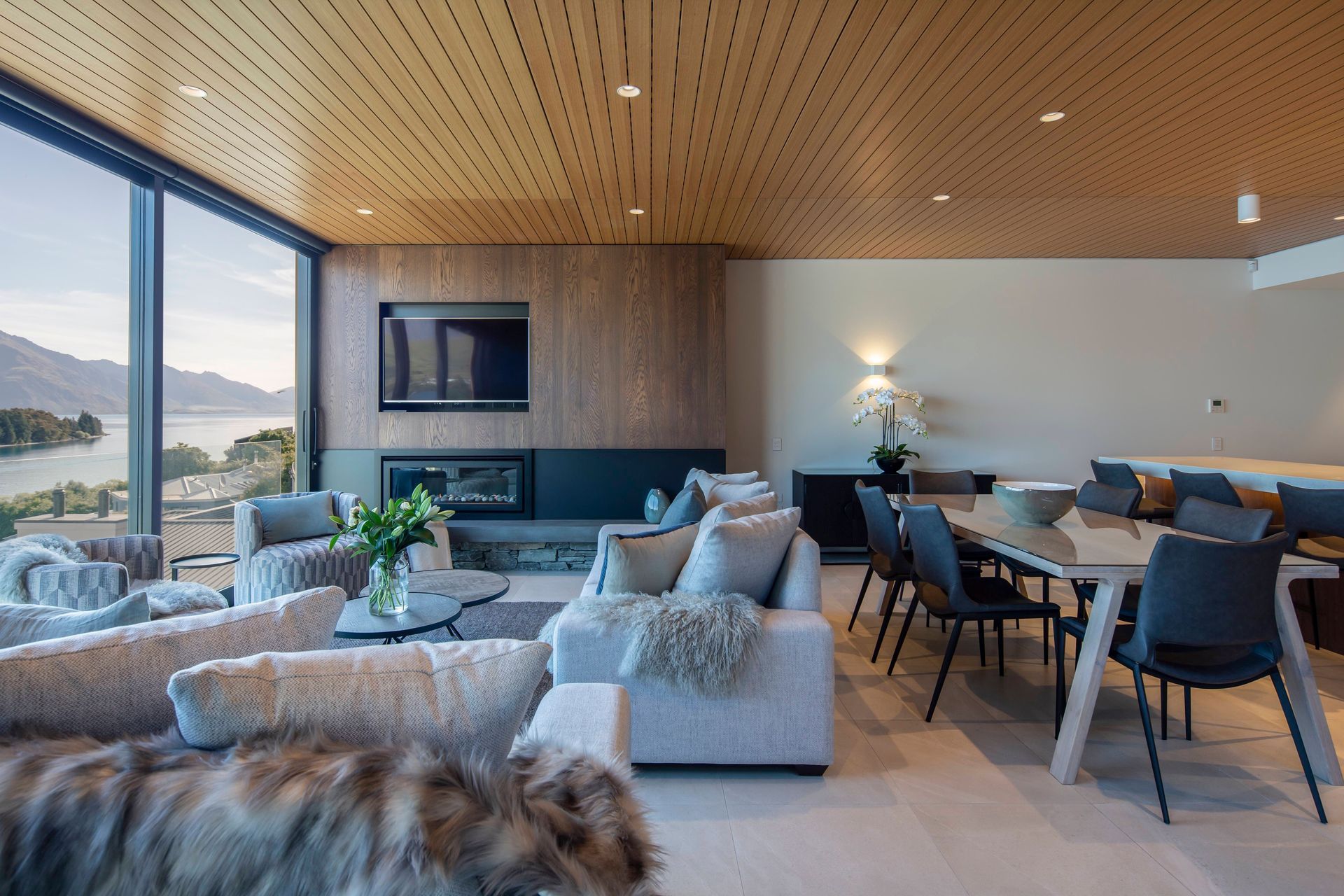 Lakeside Villa | QLPM & Rohan Architects