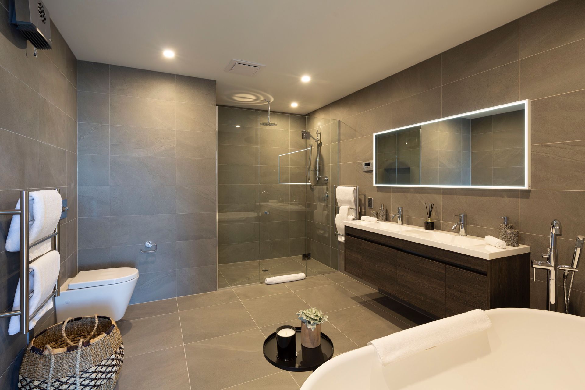 Lakeside Villa | QLPM & Rohan Architects