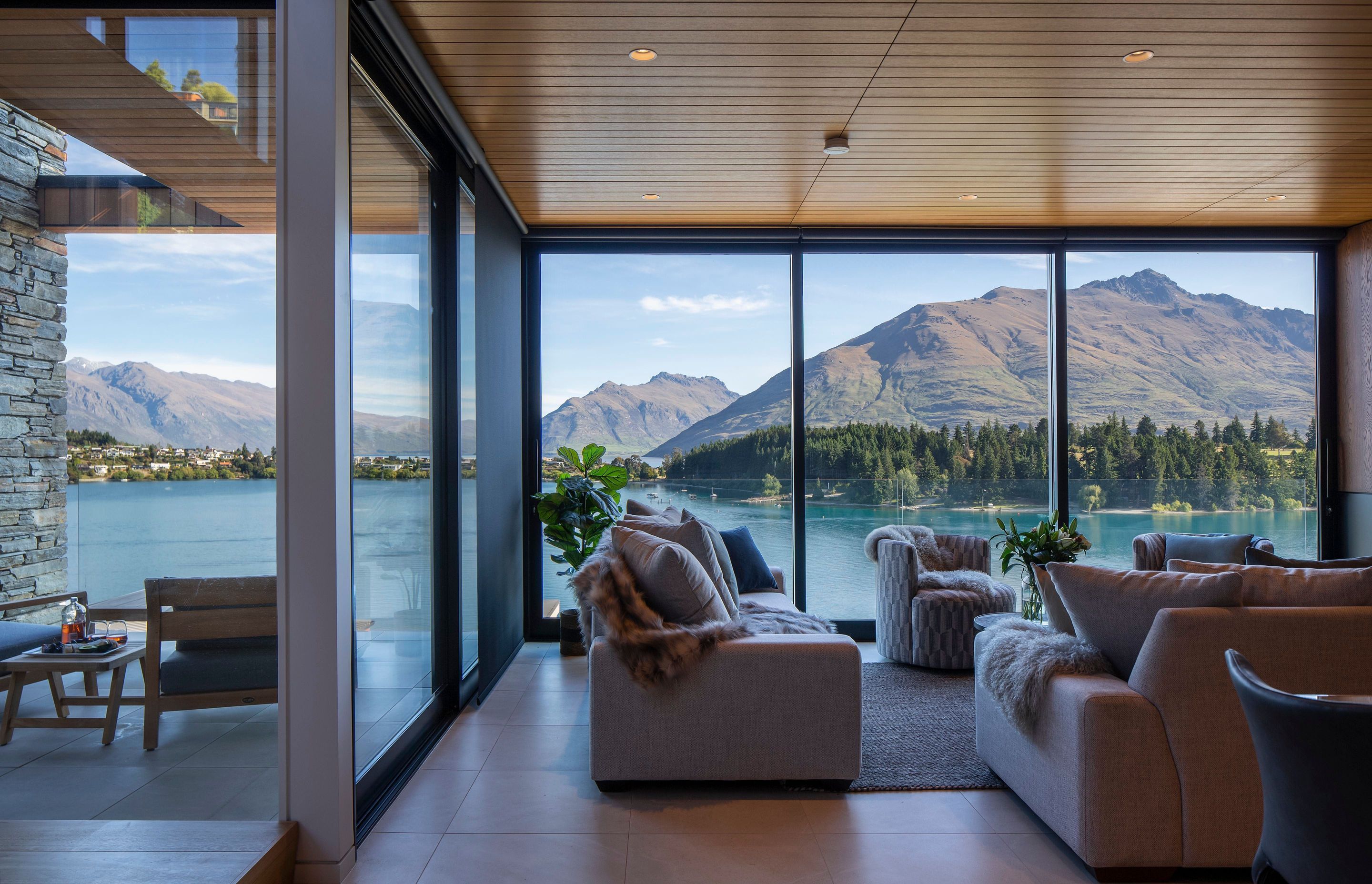 Lakeside Villa | QLPM & Rohan Architects
