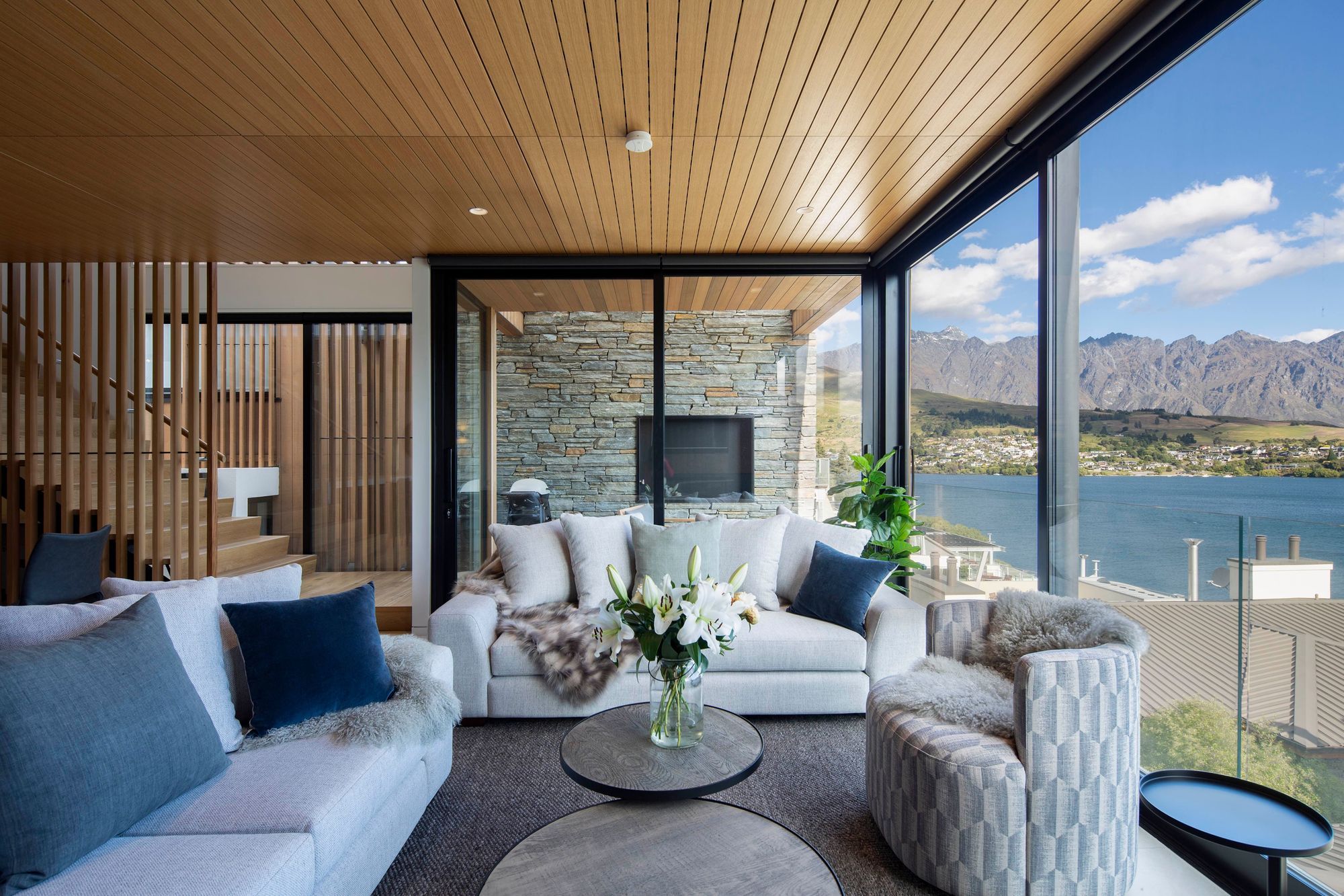 Lakeside Villa | QLPM & Rohan Architects