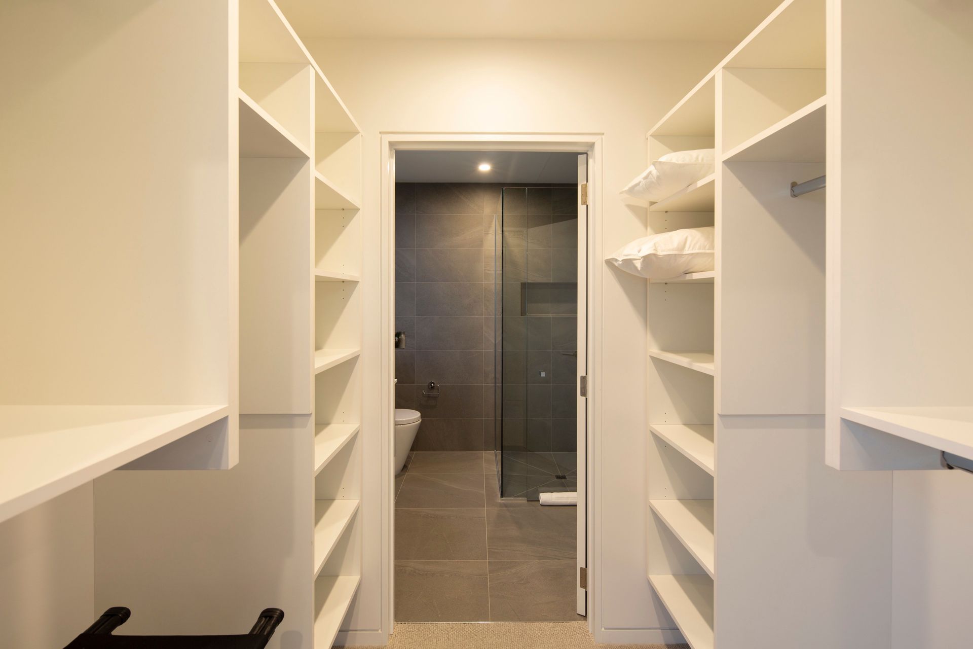 Lakeside Villa | QLPM & Rohan Architects