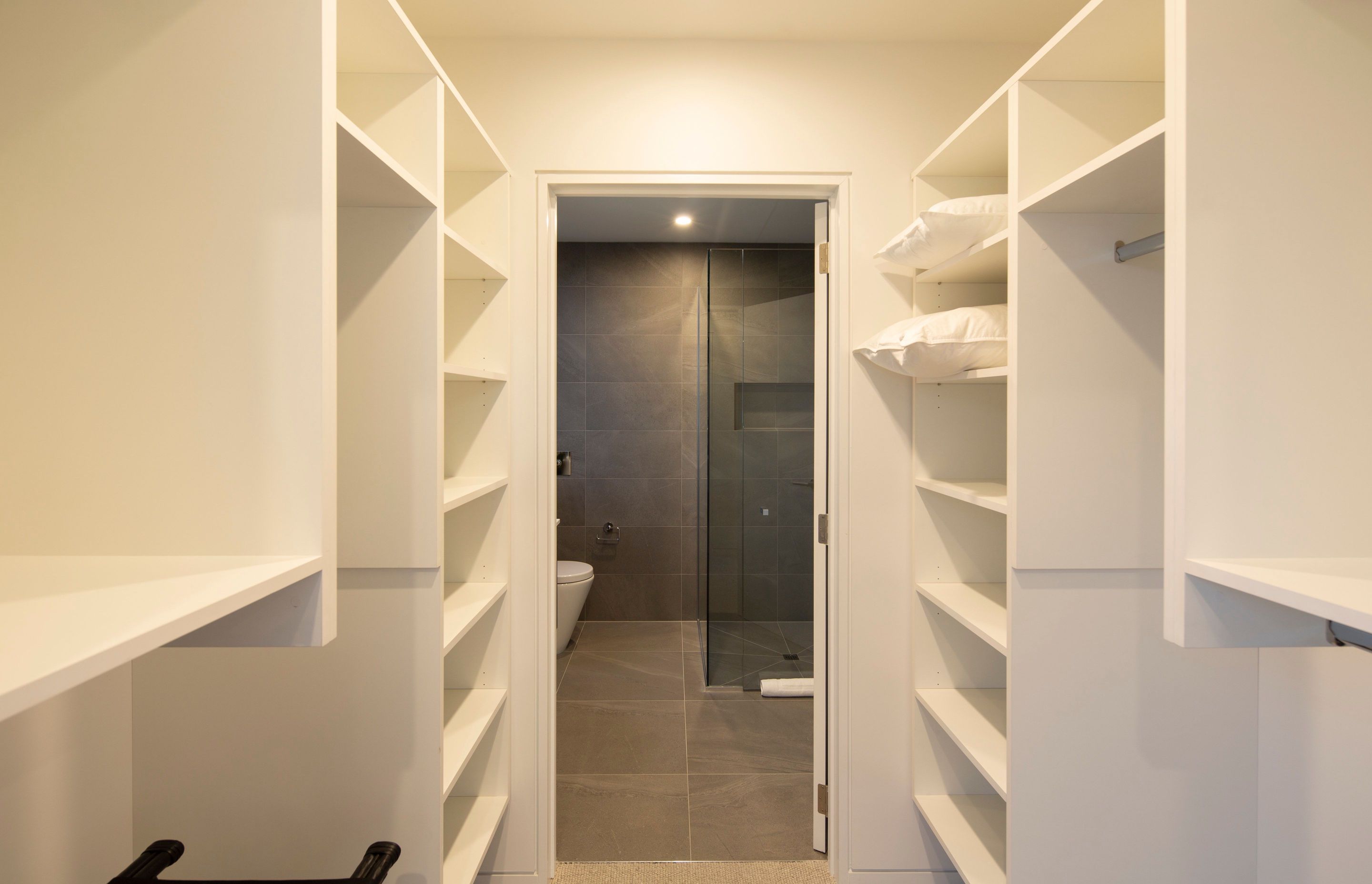 Lakeside Villa | QLPM & Rohan Architects