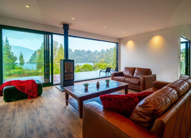 Lakeside Holiday Home