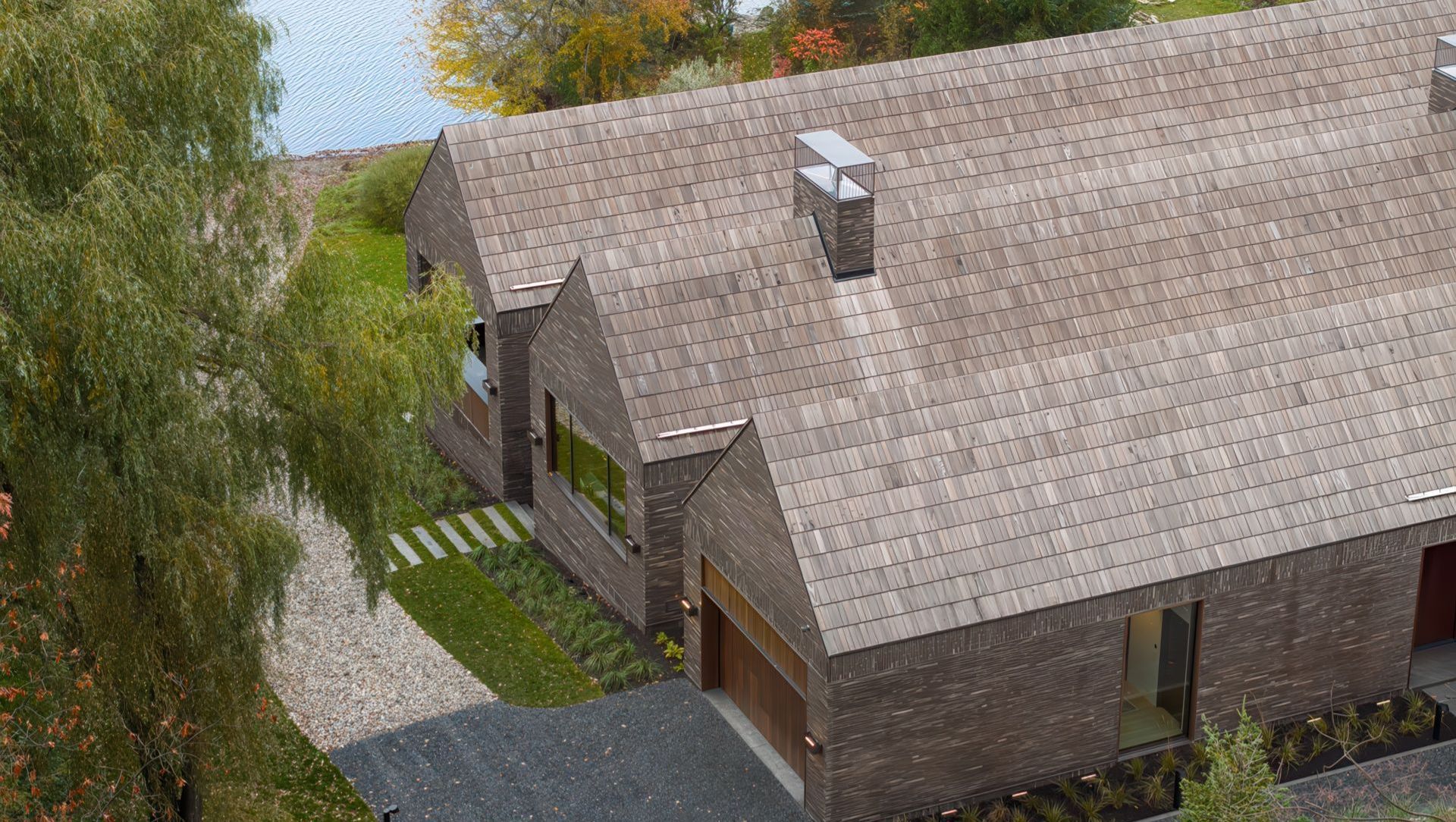 Lakeside Gallery Residence banner