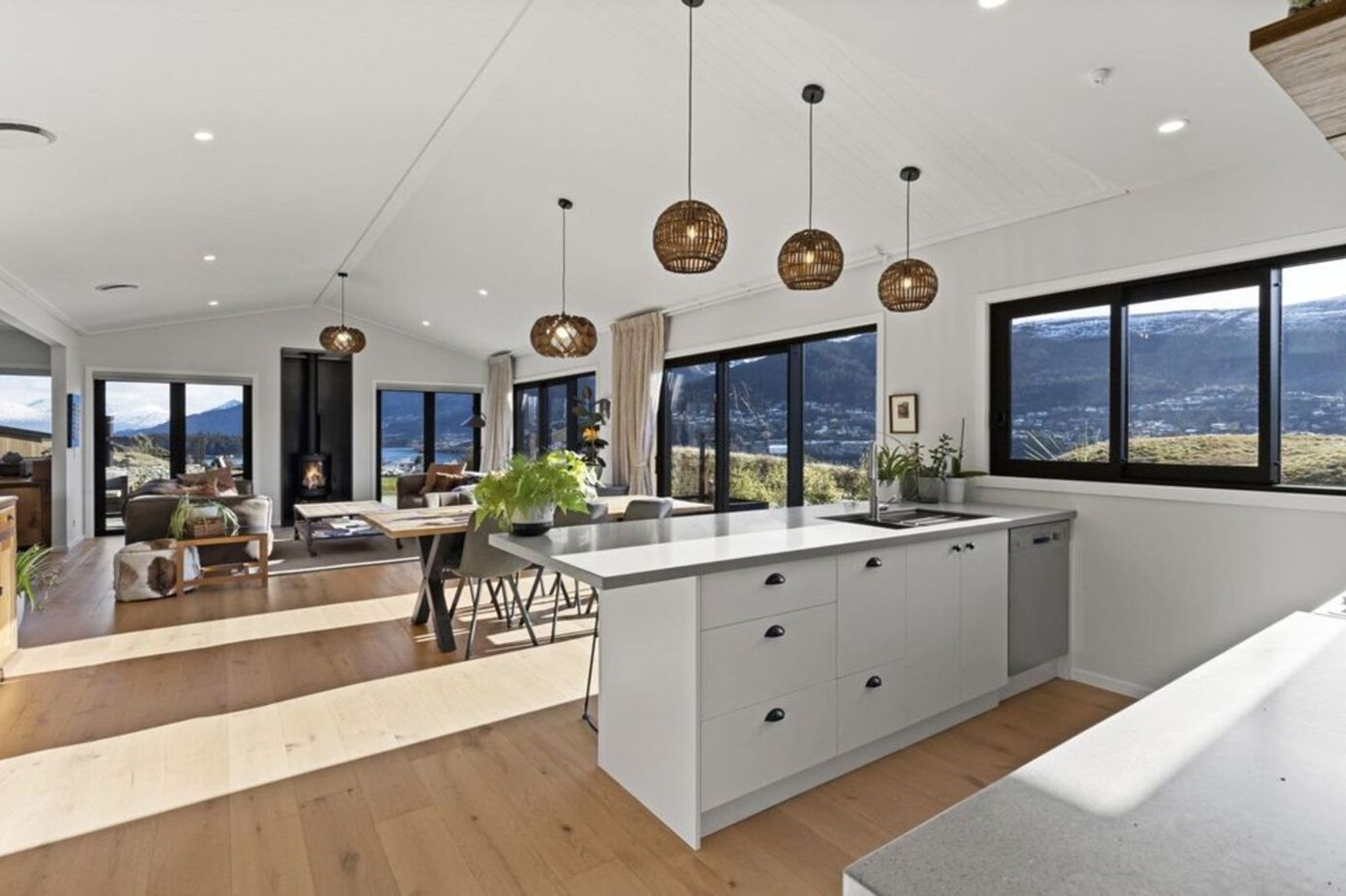 Open-living-area-engineered-oak-flooring.jpg