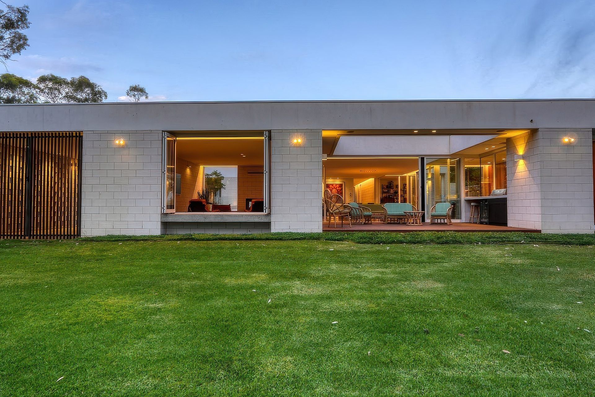 Rear-of-House-gigapixel-standard-v2-14x.jpeg